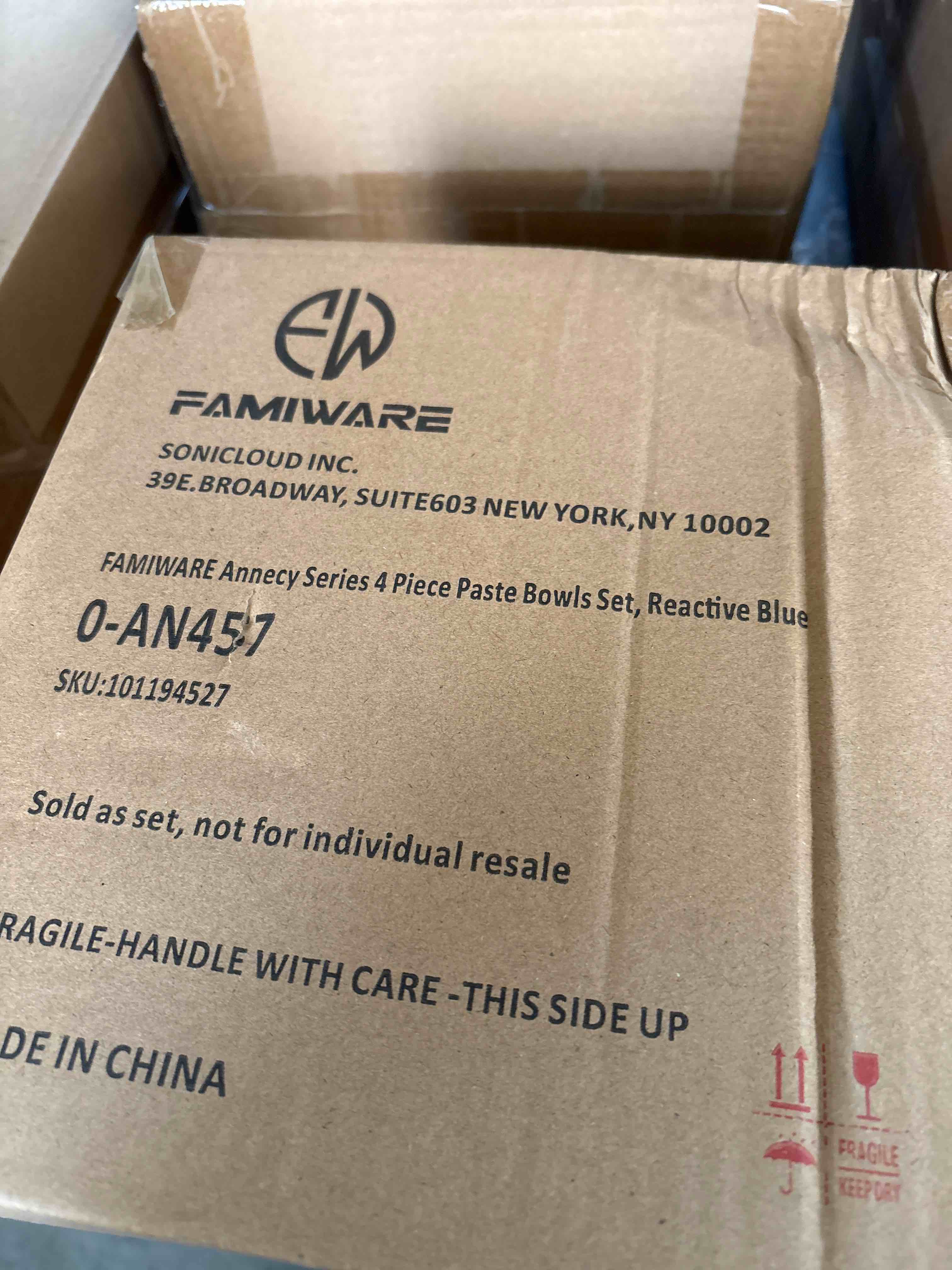 Condition photo showing New/Like New for Blue Starlight 4-Piece Stoneware Pasta Bowl Set