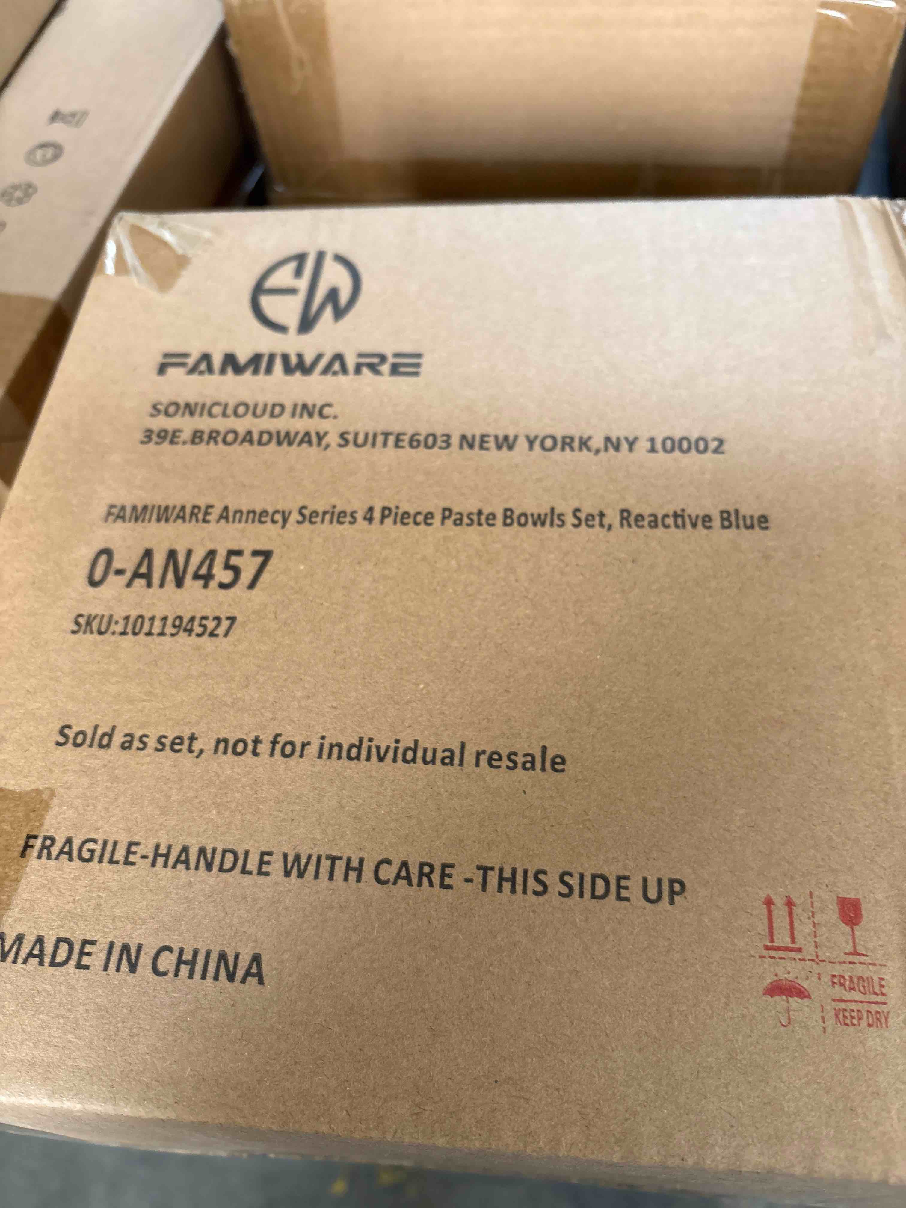 Condition photo showing New/Like New for blue Starlight 4-Piece Stoneware Pasta Bowl Set