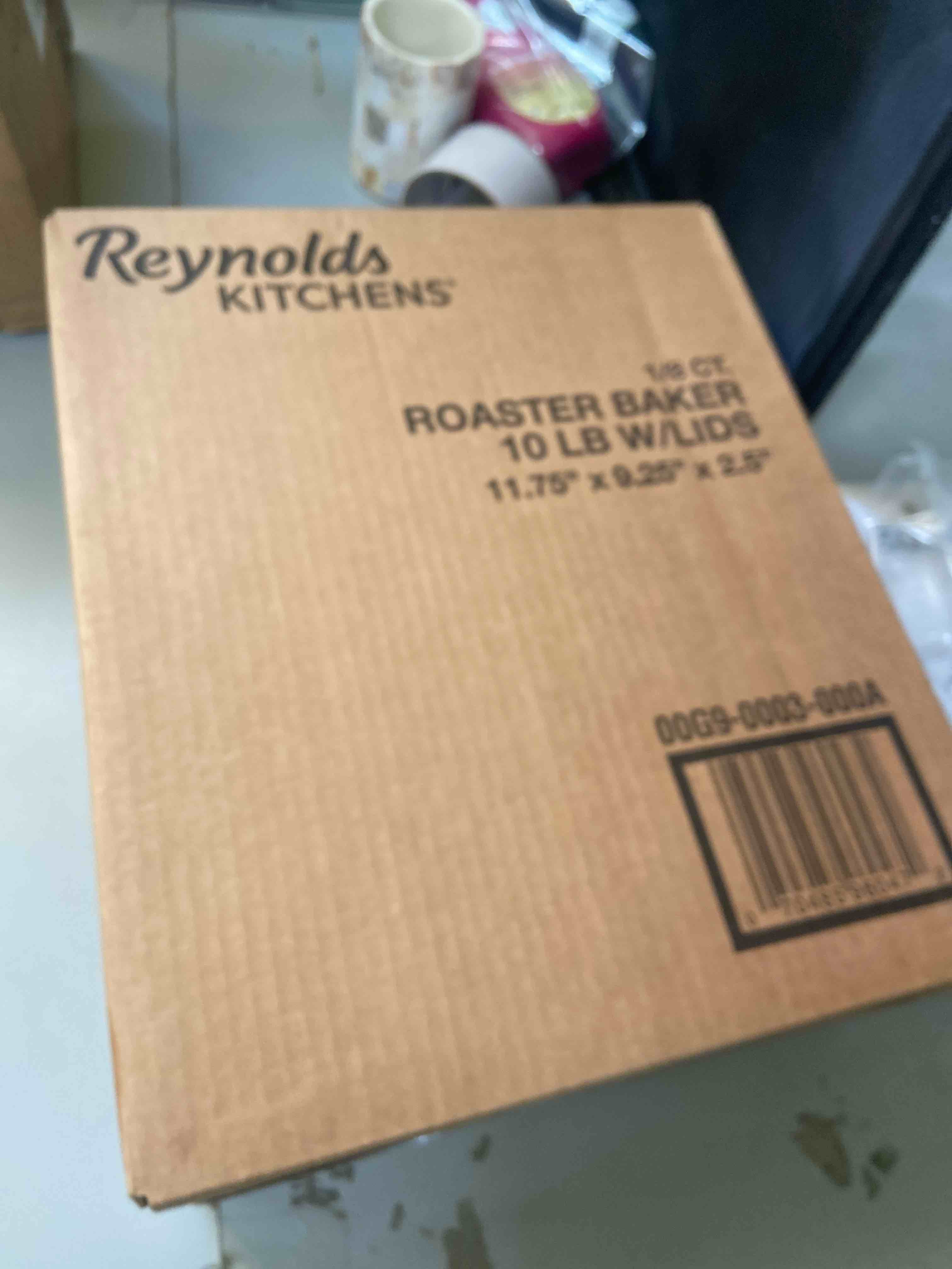 Condition photo showing New/Like New for Reynolds Kitchens Aluminum 10 lb. Roaster w/ lids 12' x 9' x 3' (8 ct.)