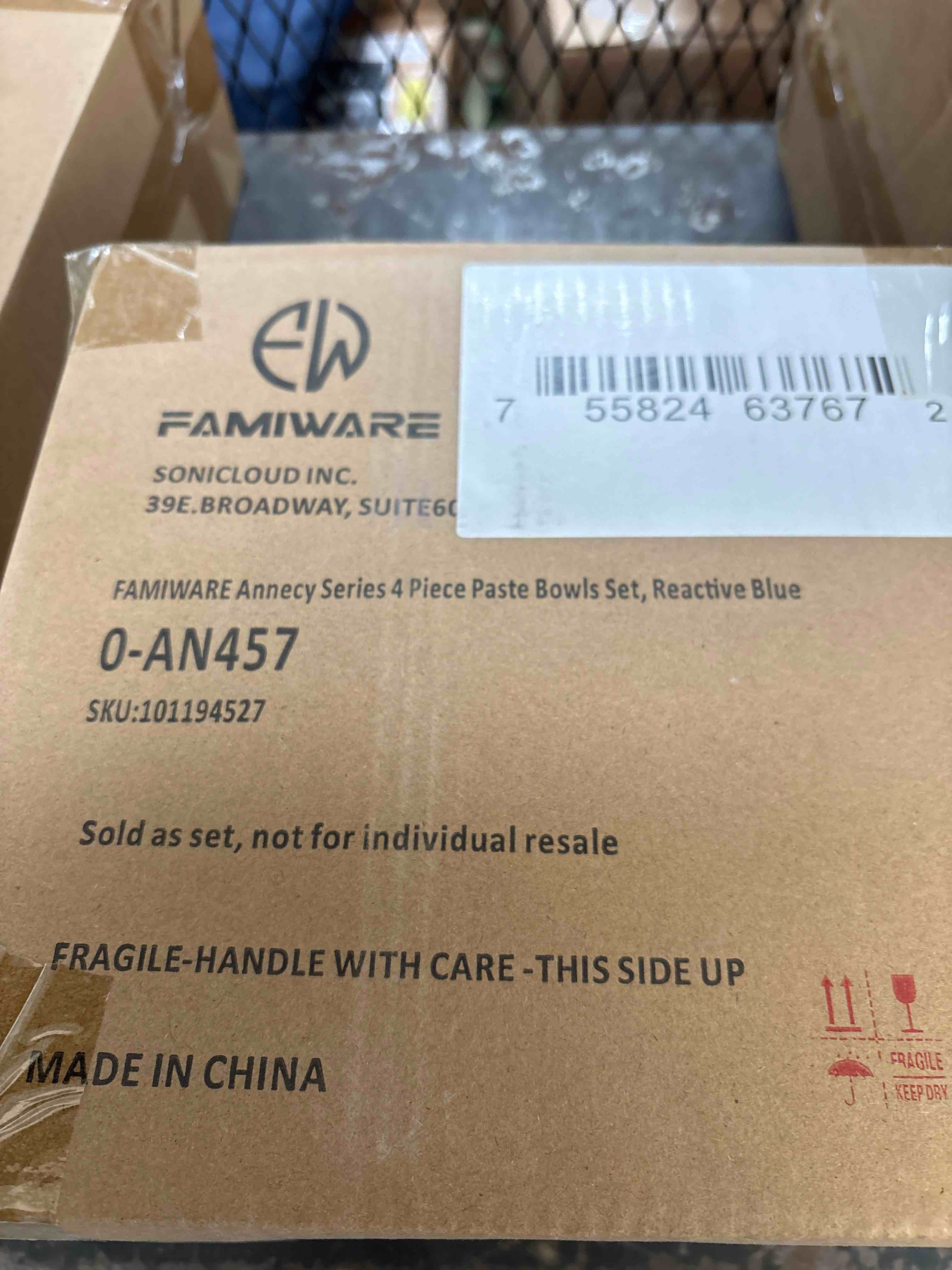 Condition photo showing New/Like New for Blue Starlight 4-Piece Stoneware Pasta Bowl Set