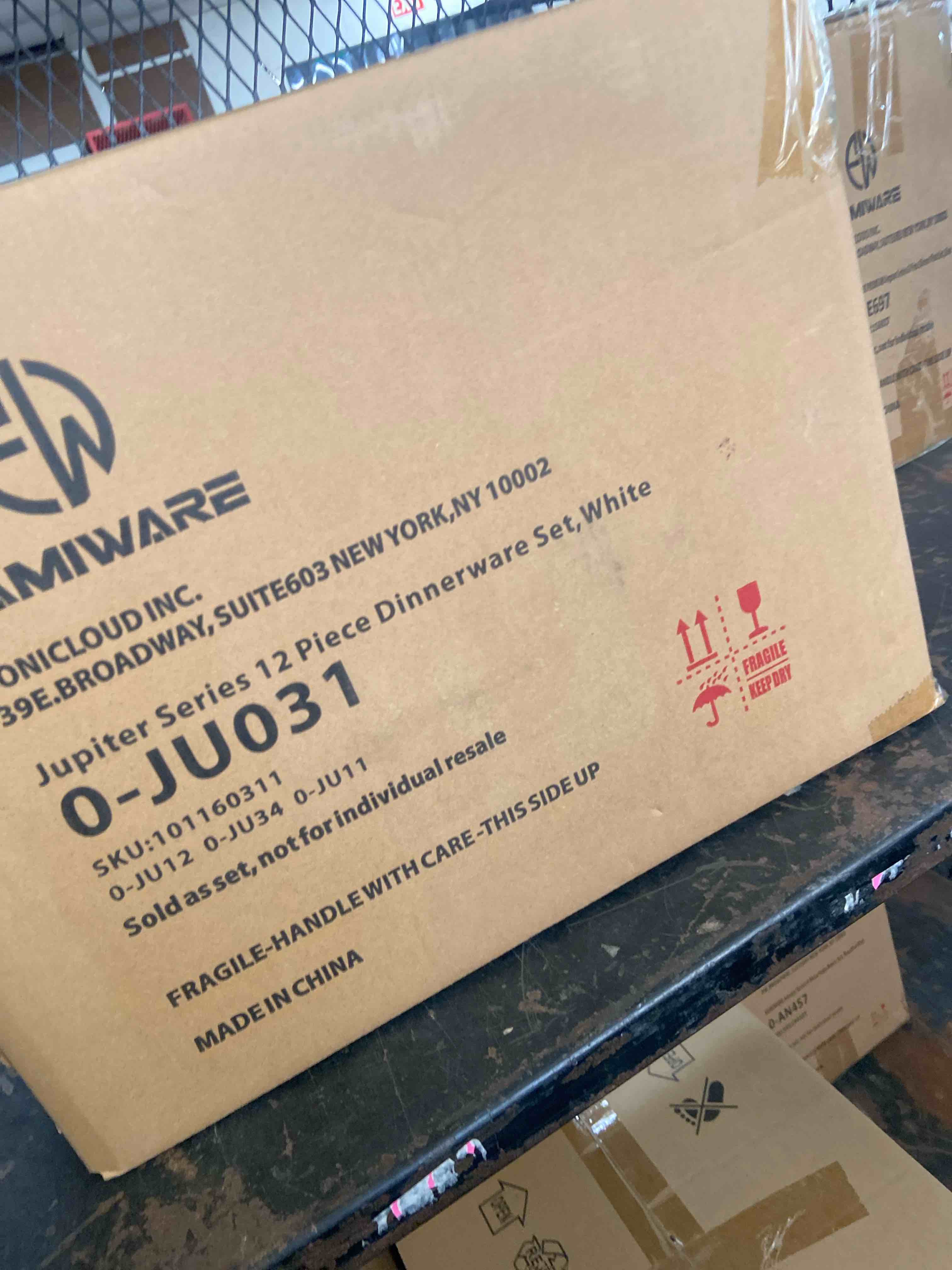 Condition photo showing New/Like New for Famiware Jupiter Dinnerware Set, Plates and Bowls Dish Sets for 4 (12 Pieces), Microwave and Dishwasher Safe Stoneware Tableware, Chip and Scratch Resistant, White White 4-Set(12pcs)