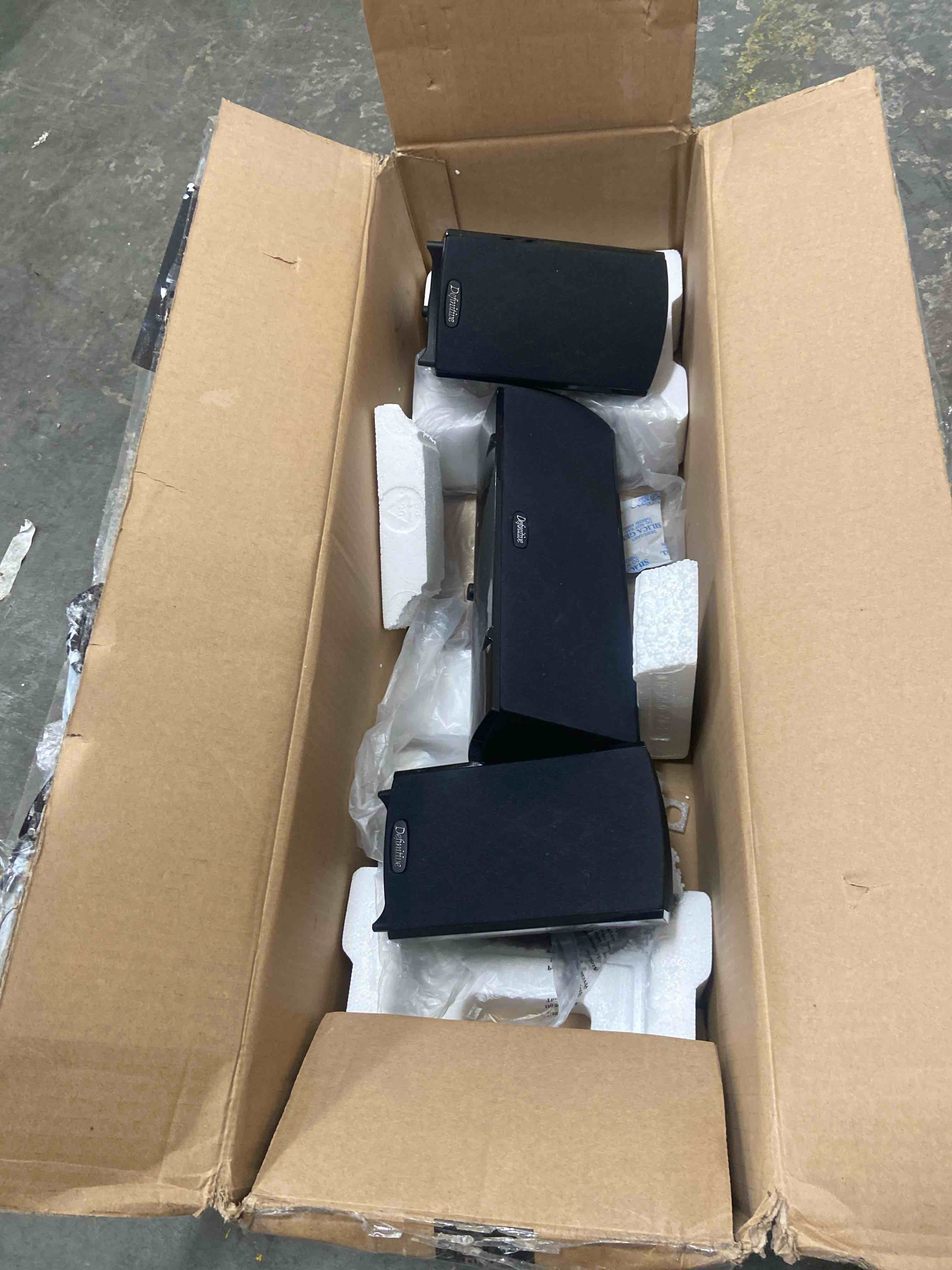 Condition photo showing Good Condition for Definitive Technology ProCinema 800 3.0 Bundle: Two ProMonitor 800 Satellite Speakers + ProCenter 1000 Center Channel