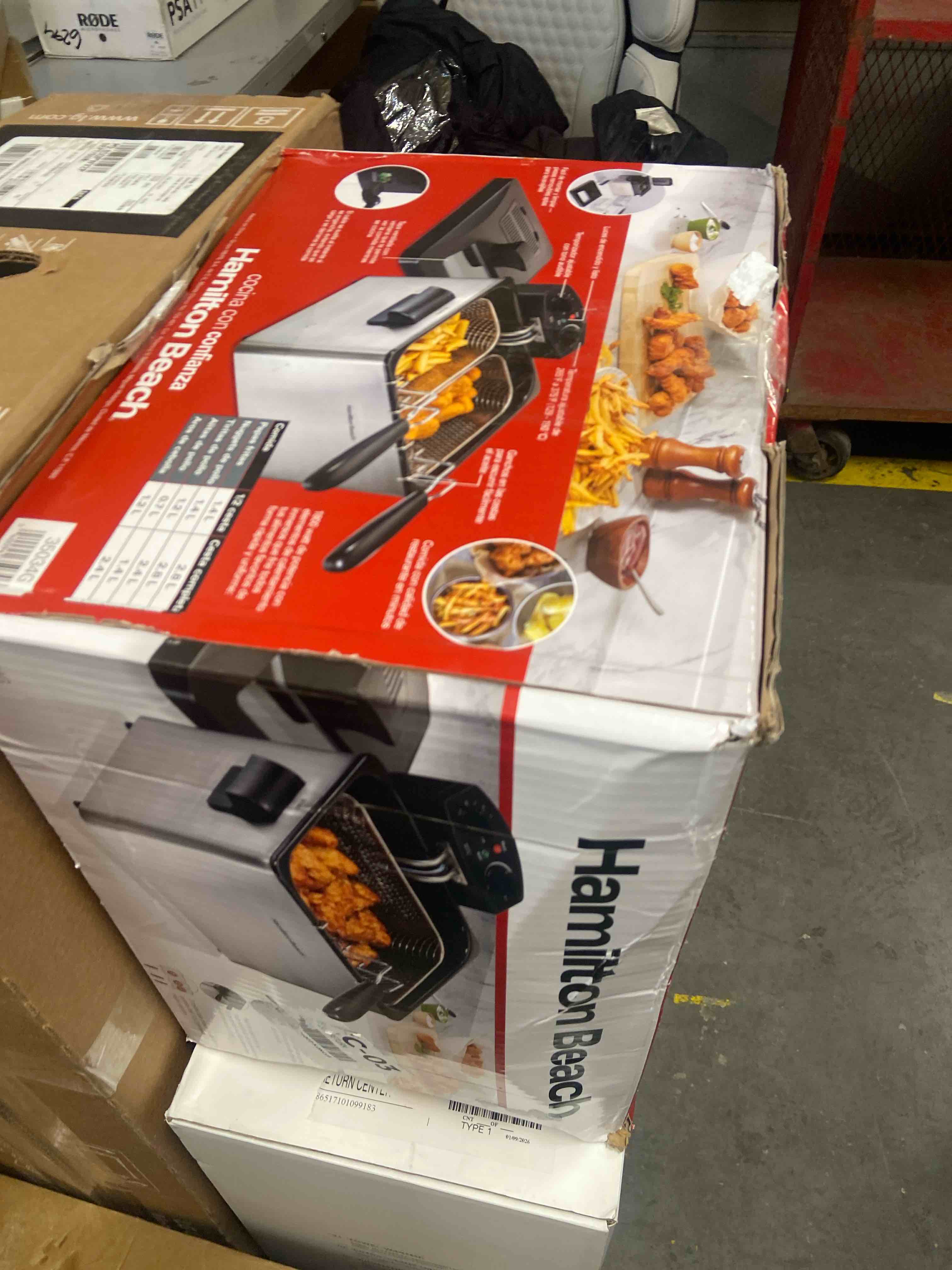 Condition photo showing Good Condition for Hamilton Beach - Professional 12 Cup Deep Fryer with 3 Baskets - Silver/Black