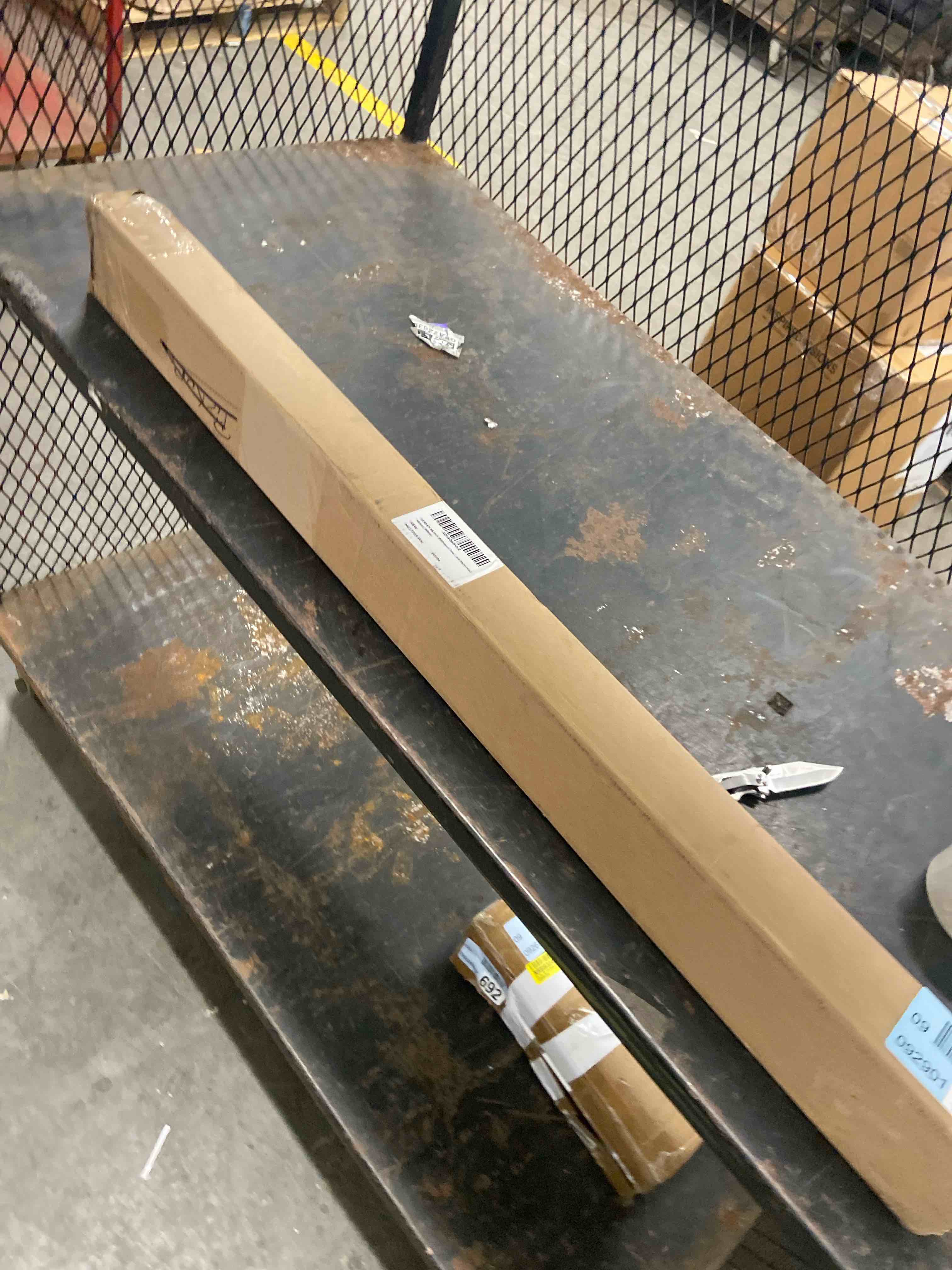 Condition photo showing New/Like New for GERZWY 36-Inch Bathroom Towel Bar Stainless Steel Bath Towel Bar Modern Square Style Wall Mount, White 36-inch White