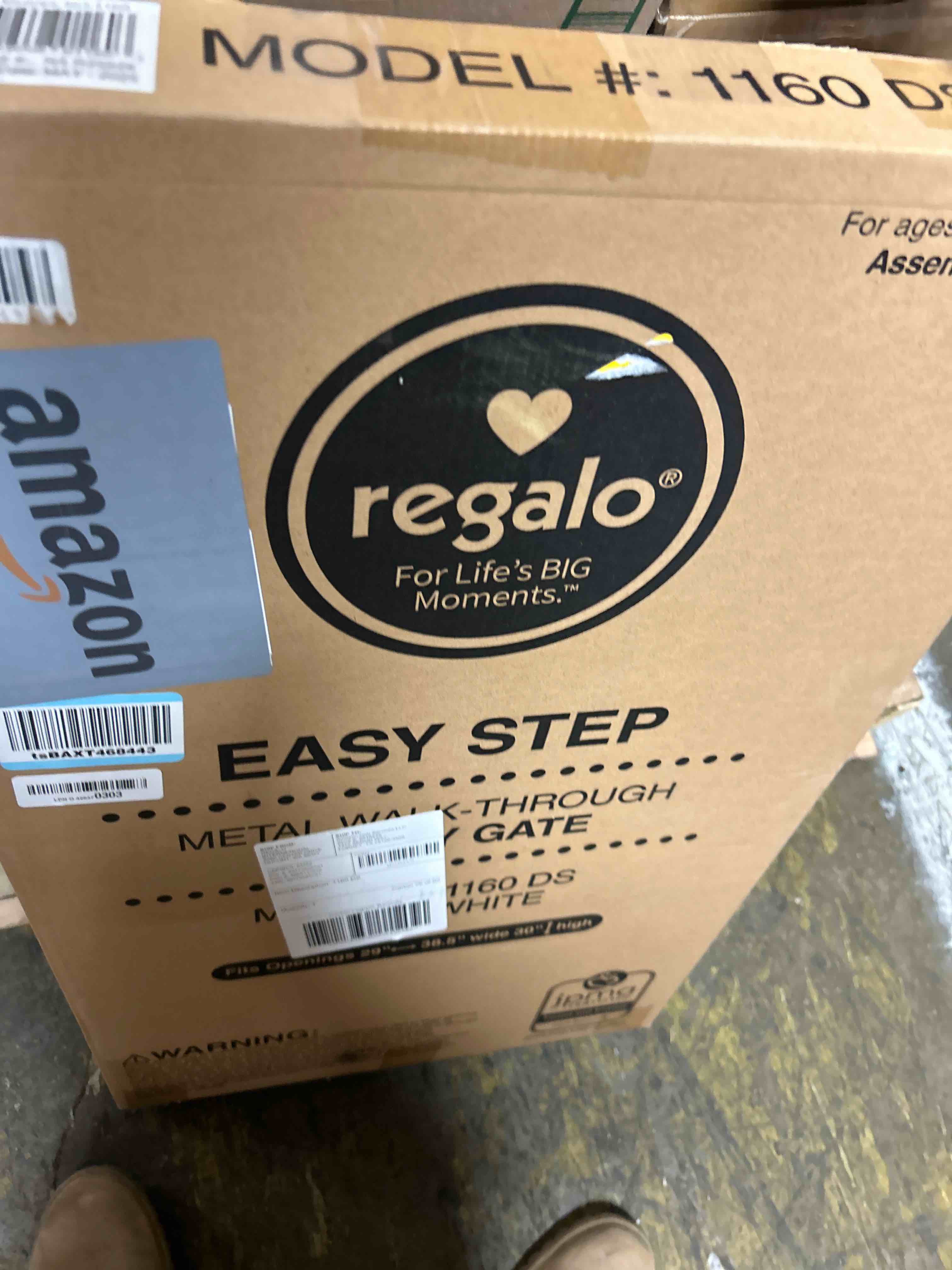 Condition photo showing New/Like New for Regalo Easy Step 38.5-Inch Extra Wide Walk Thru Baby Gate, White Original version