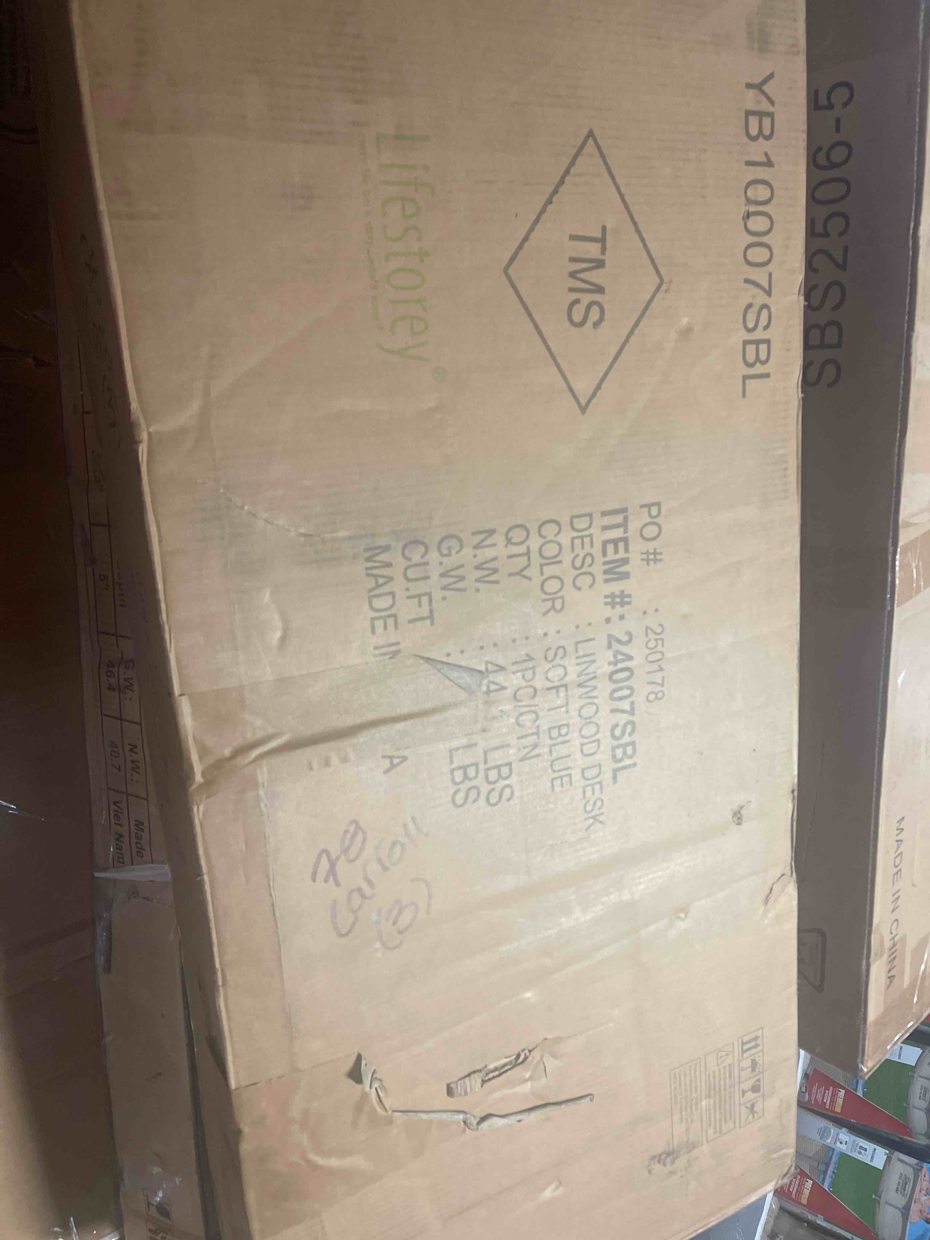 Condition photo showing New/Like New for linwood desk