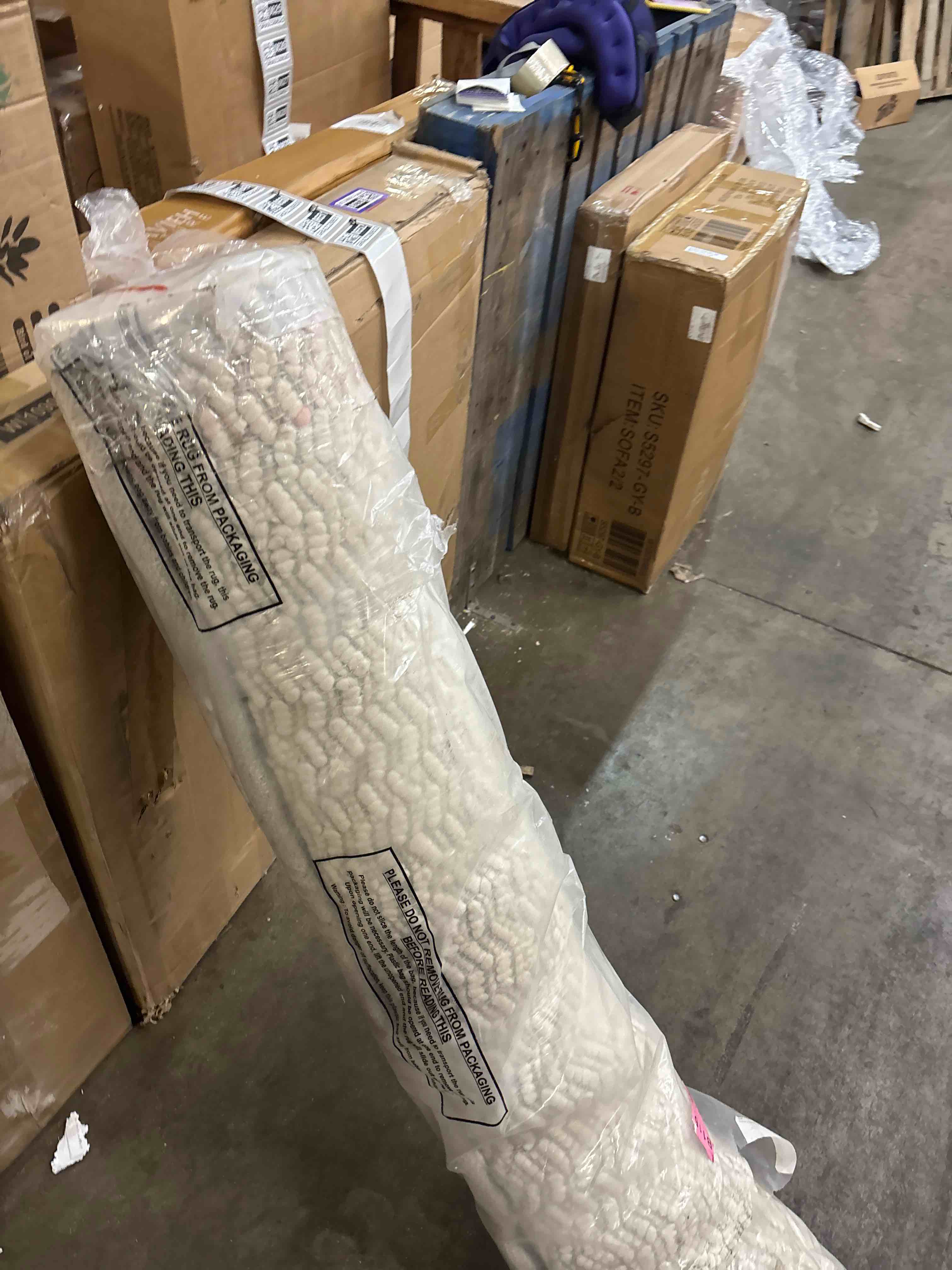 https://s3.amazonaws.com/lotting-images-prod/phillipi/GRA2320652_1743190556493.jpeg