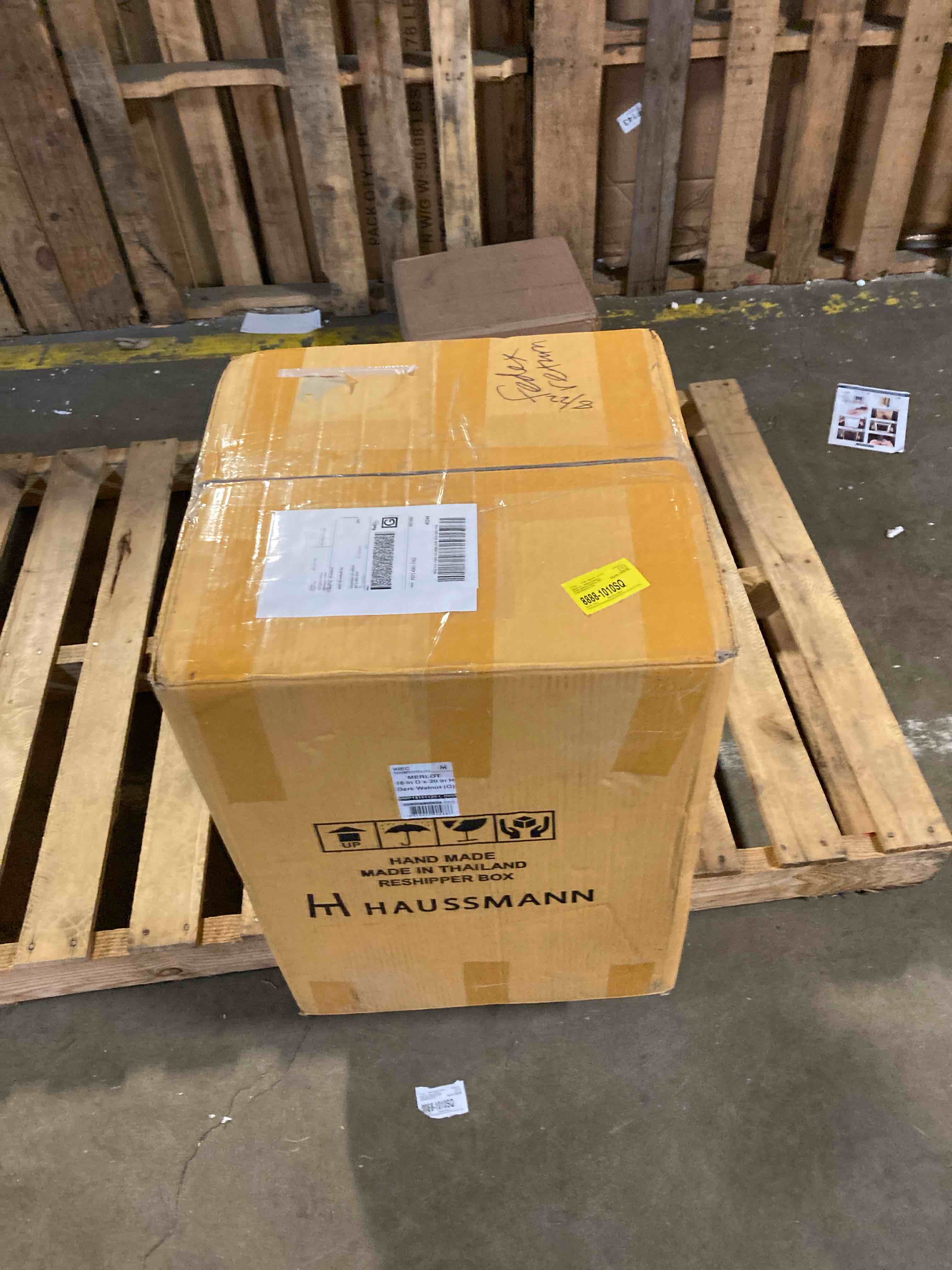 https://s3.amazonaws.com/lotting-images-prod/phillipi/GRA2324082_1756929187006.jpeg