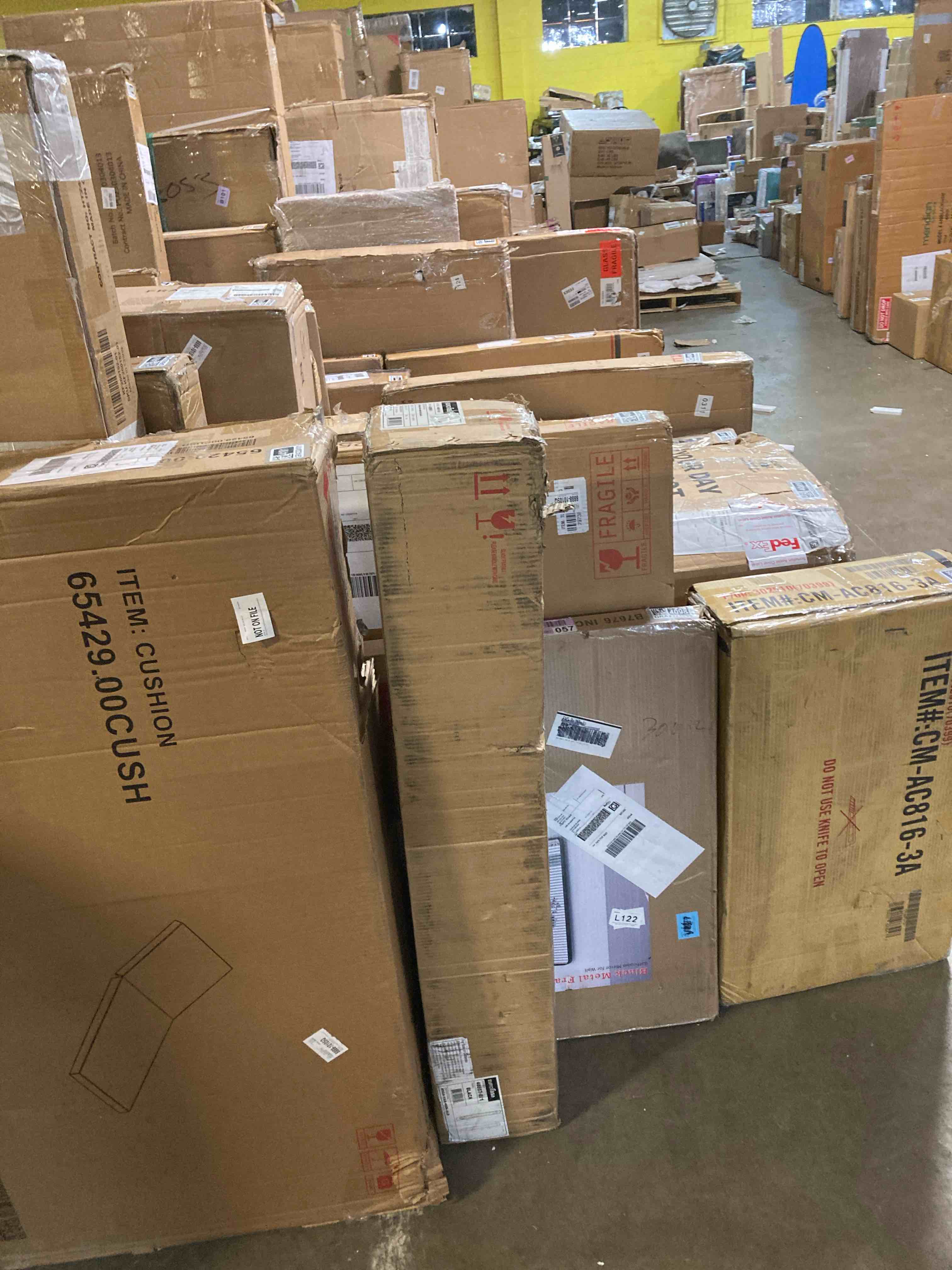https://s3.amazonaws.com/lotting-images-prod/phillipi/GRA2324102_1756933144337.jpeg