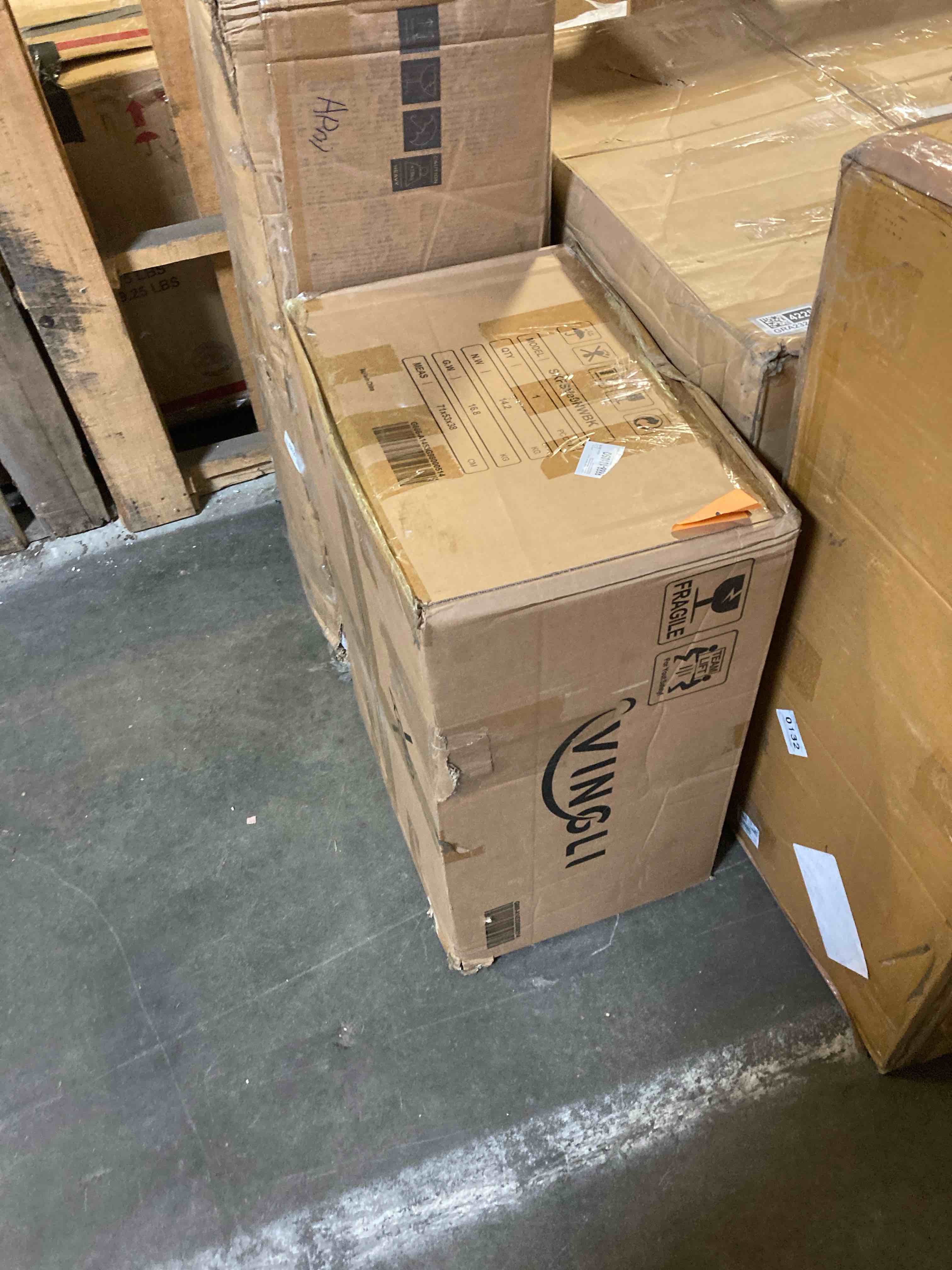 https://s3.amazonaws.com/lotting-images-prod/phillipi/GRA2324239_1757008577798.jpeg