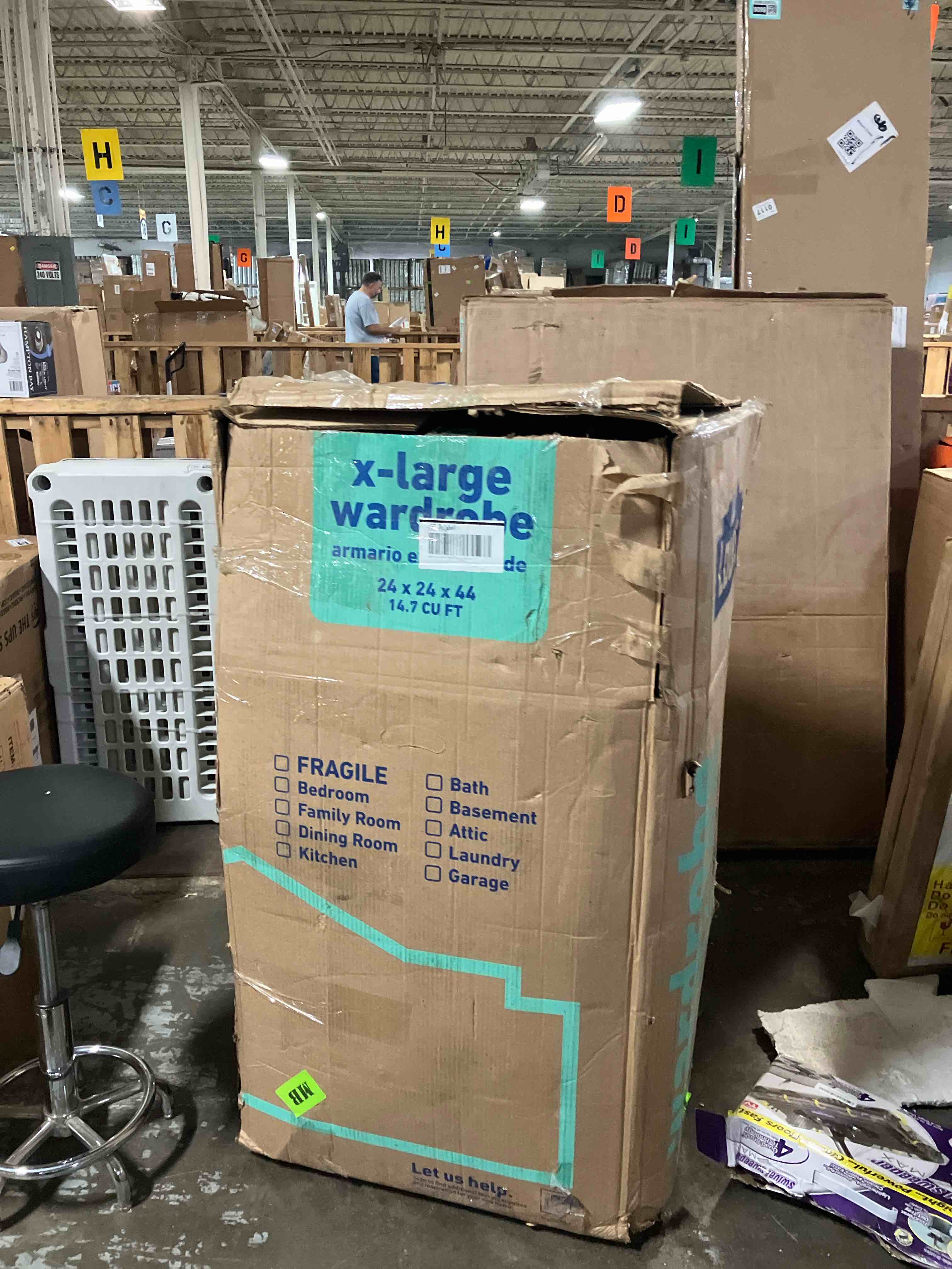 https://s3.amazonaws.com/lotting-images-prod/phillipi/GRA2324254_1757095341660.jpeg