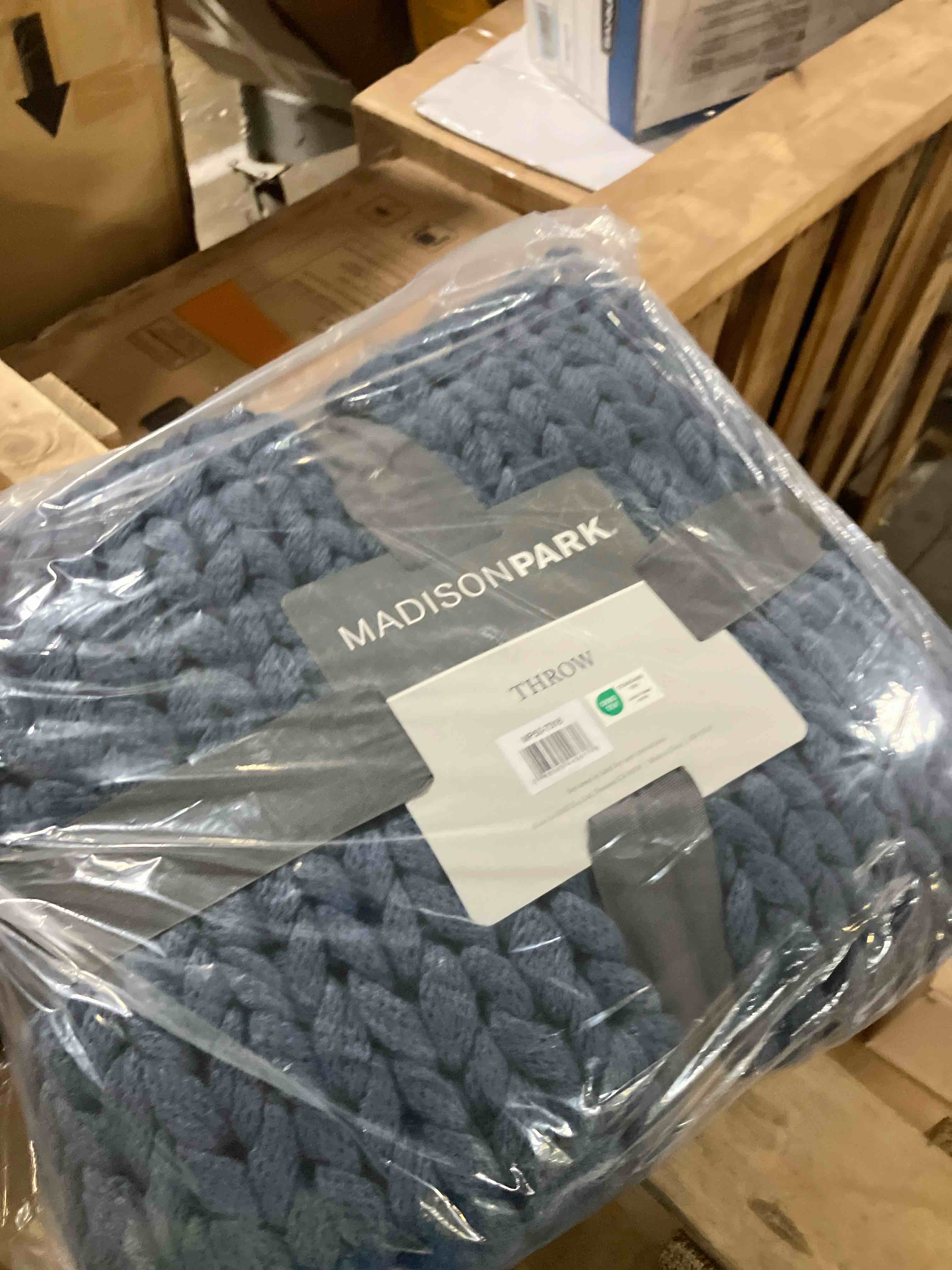 https://s3.amazonaws.com/lotting-images-prod/phillipi/GRA2324609_1758044203268.jpeg