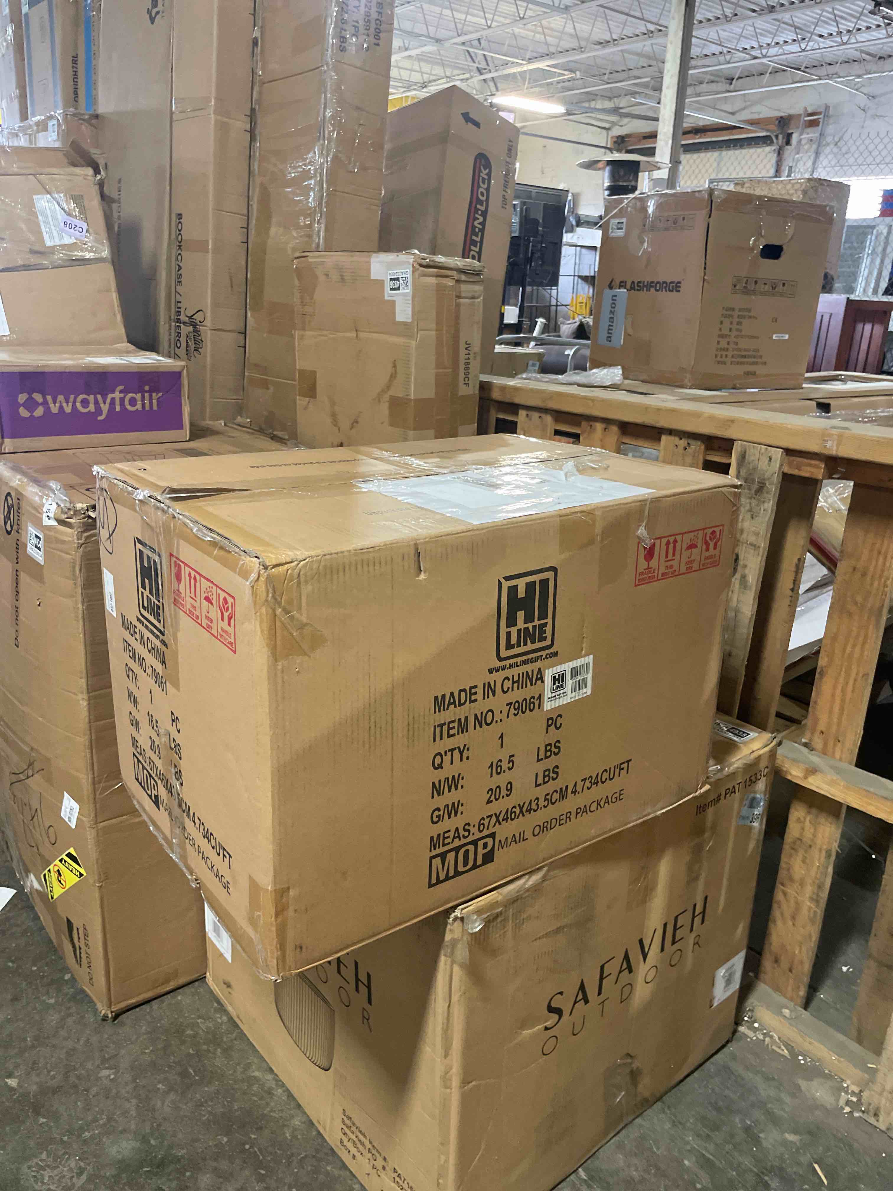 https://s3.amazonaws.com/lotting-images-prod/phillipi/GRA2324938_1758561898449.jpeg