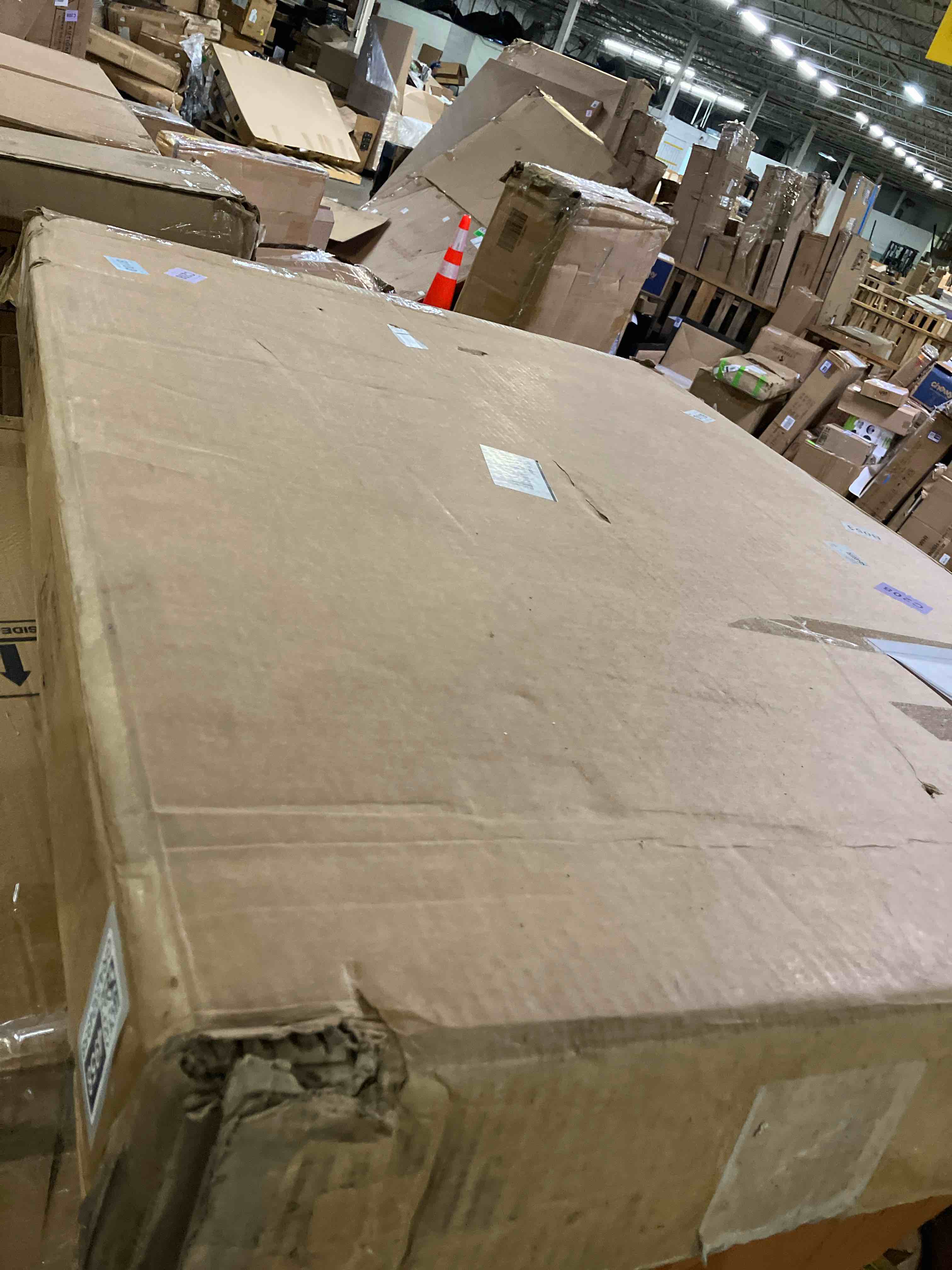 https://s3.amazonaws.com/lotting-images-prod/phillipi/GRA2324958_1758629876064.jpeg
