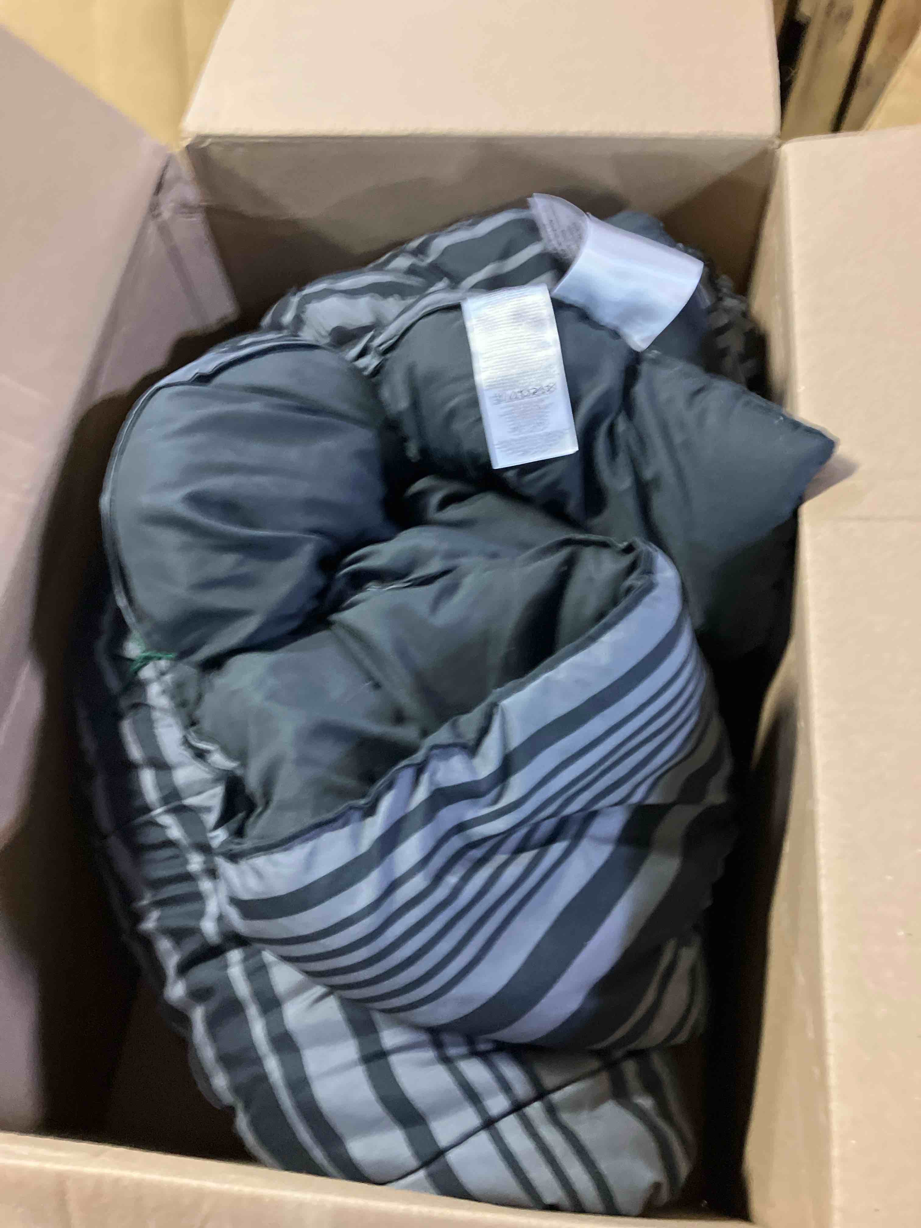https://s3.amazonaws.com/lotting-images-prod/phillipi/GRA2325012_1758646386221.jpeg