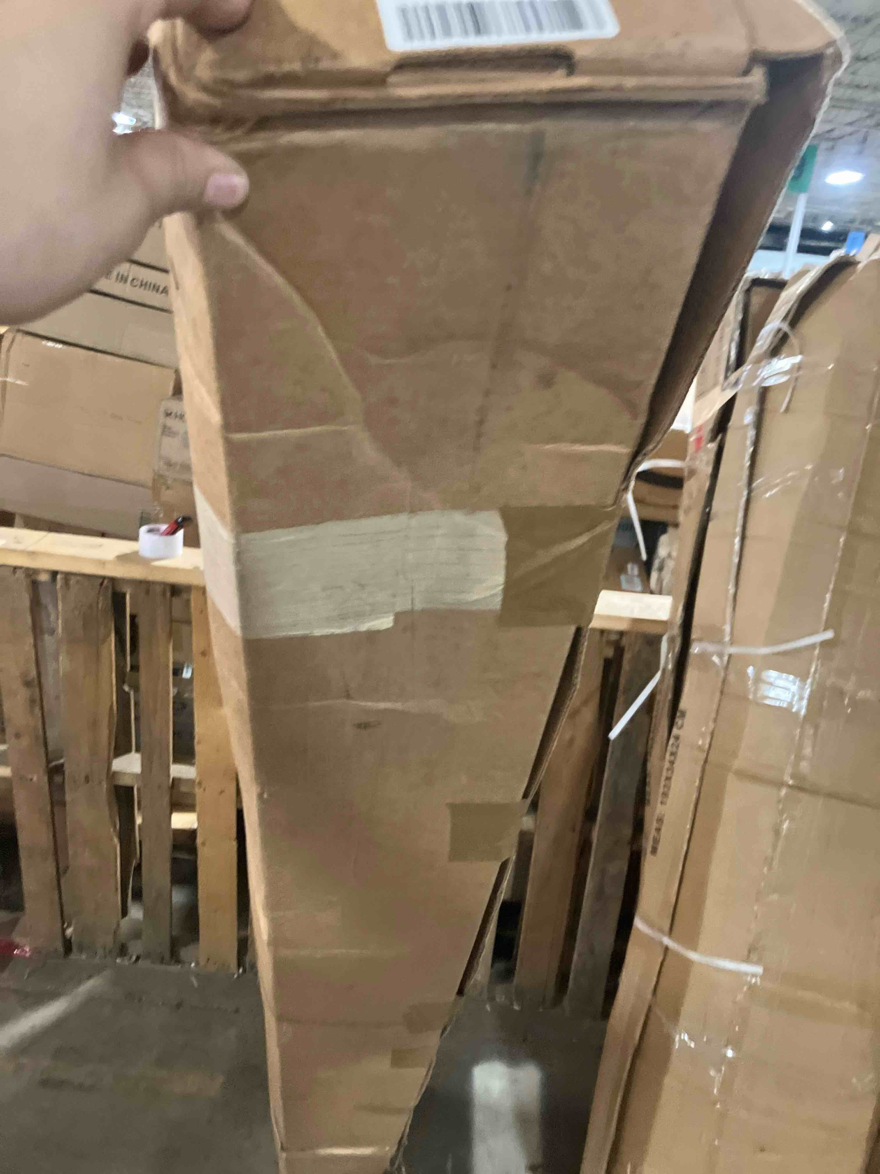 https://s3.amazonaws.com/lotting-images-prod/phillipi/GRA2325088_1758723254393.jpeg