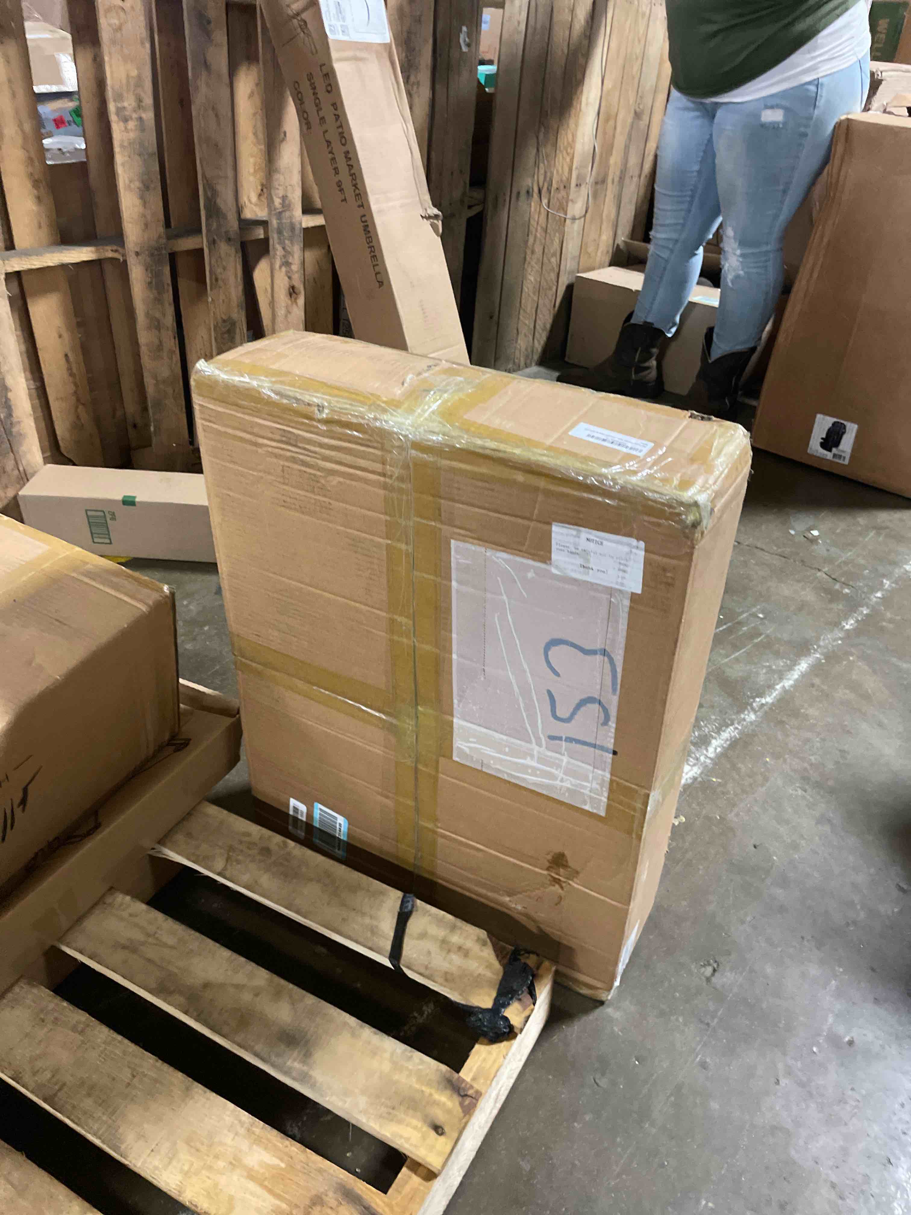 https://s3.amazonaws.com/lotting-images-prod/phillipi/GRA2325488_1759865791992.jpeg