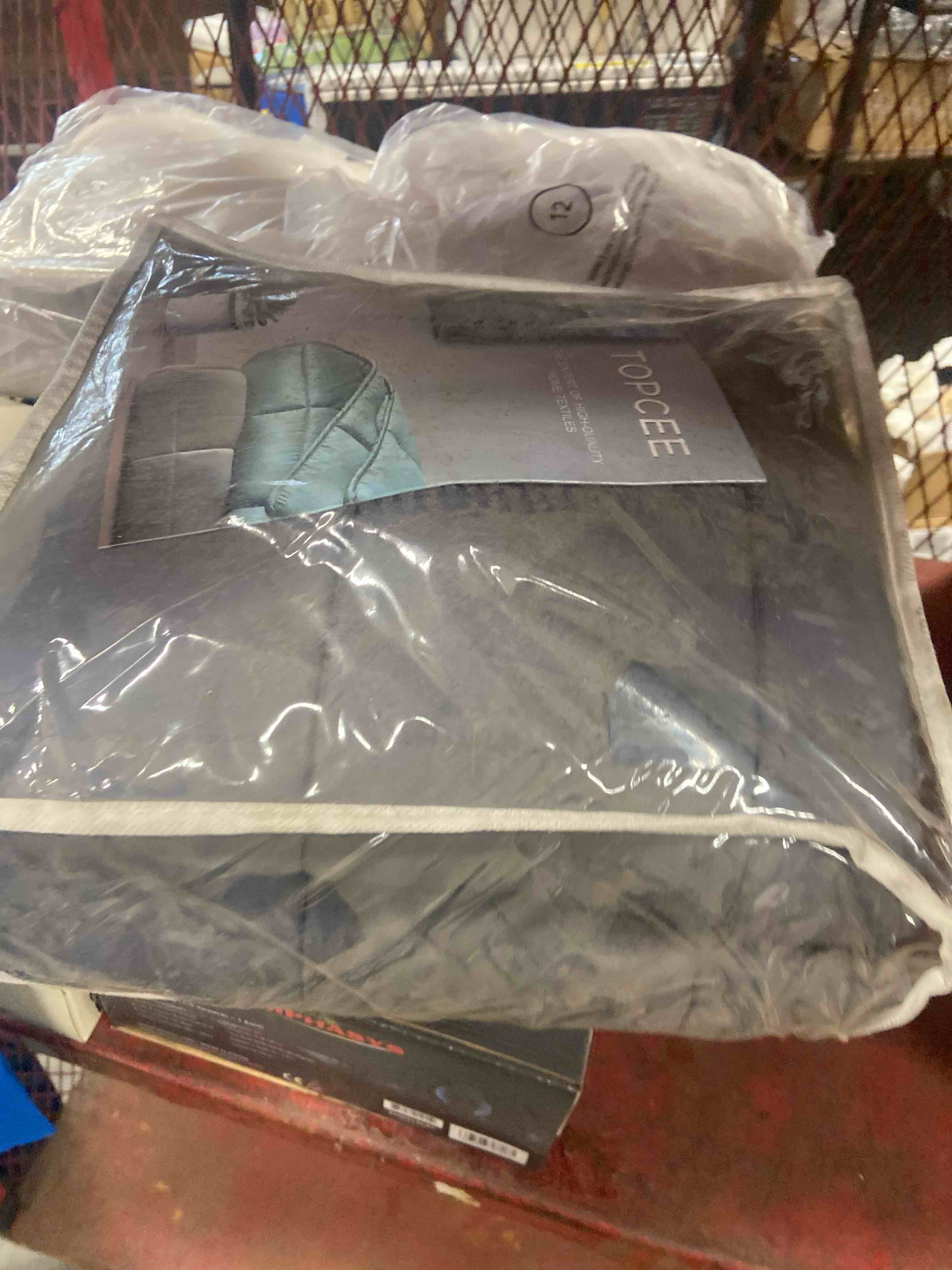 https://s3.amazonaws.com/lotting-images-prod/phillipi/GRA2325660_1761073926056.jpeg
