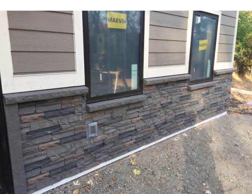 13" x 10.83" Stone Wall Corner in Rocky Boulder (Set of 4)