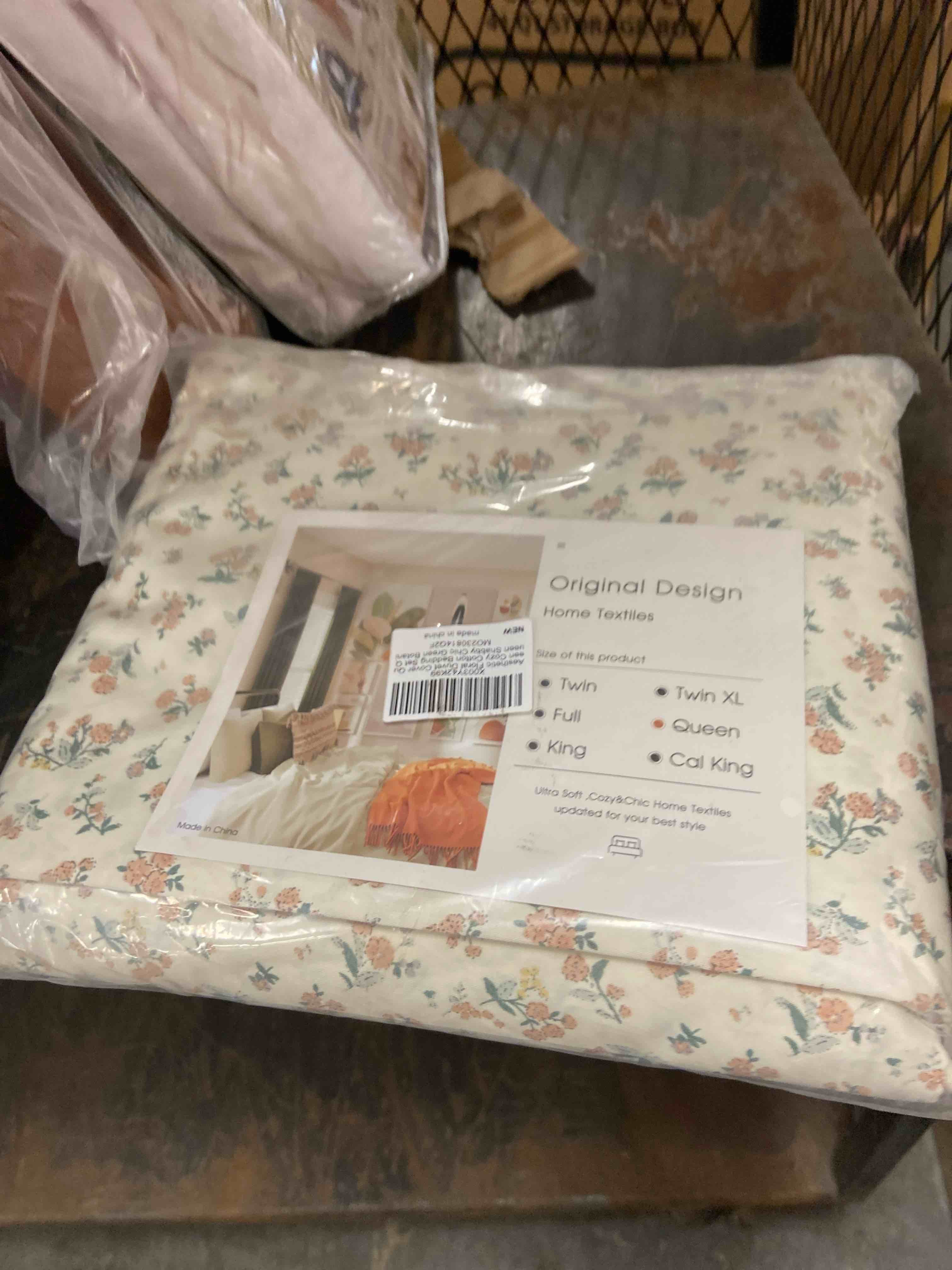 Condition photo showing New/Like New for Aesthetic Floral Duvet Cover Queen Cozy Cotton Bedding Set Queen Shabby Chic Green Botanical French Style Duvet Cover Set Off White Comforter Cover with Fresh Flower Pattern, Breathable, Lightweight