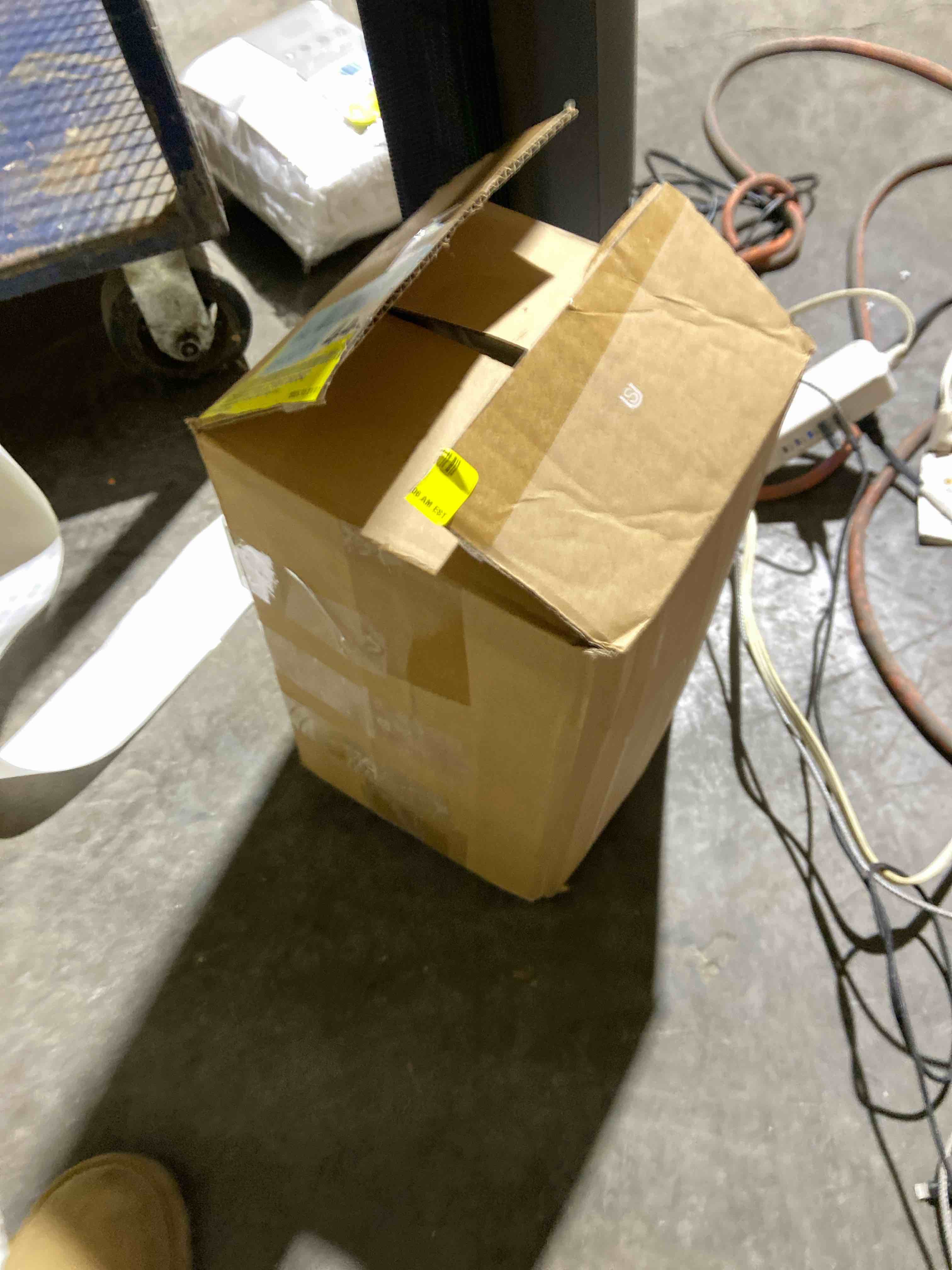 Condition photo showing New/Like New for Polyester Box Cushion Sofa Slipcover