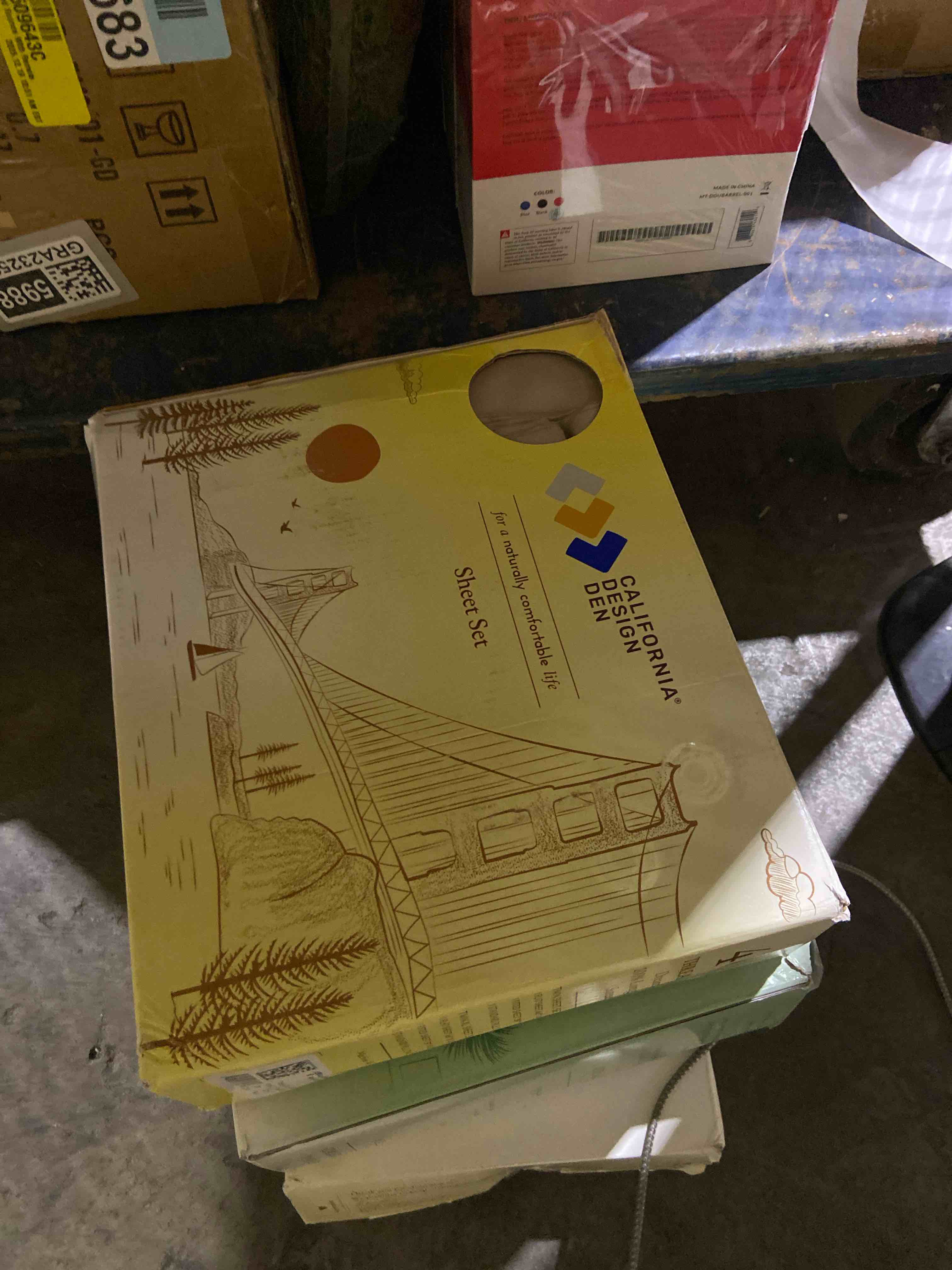 Condition photo showing New/Like New for California Design Den 400 Thread Count 100% Cotton Sateen Weave Sheet Set  Queen Size  Taupe