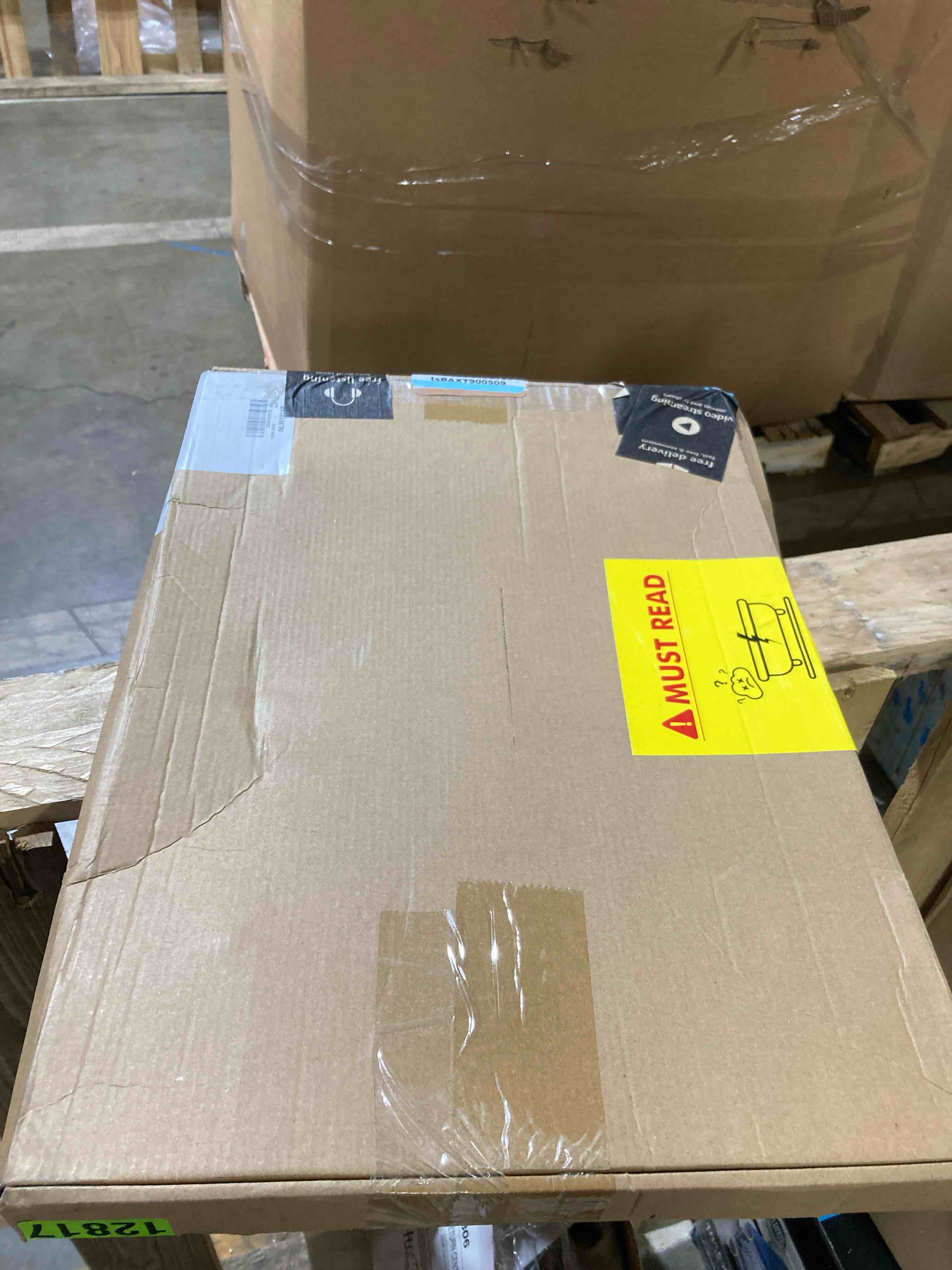 https://s3.amazonaws.com/lotting-images-prod/phillipi/GRA2326067_1752606668812.jpeg