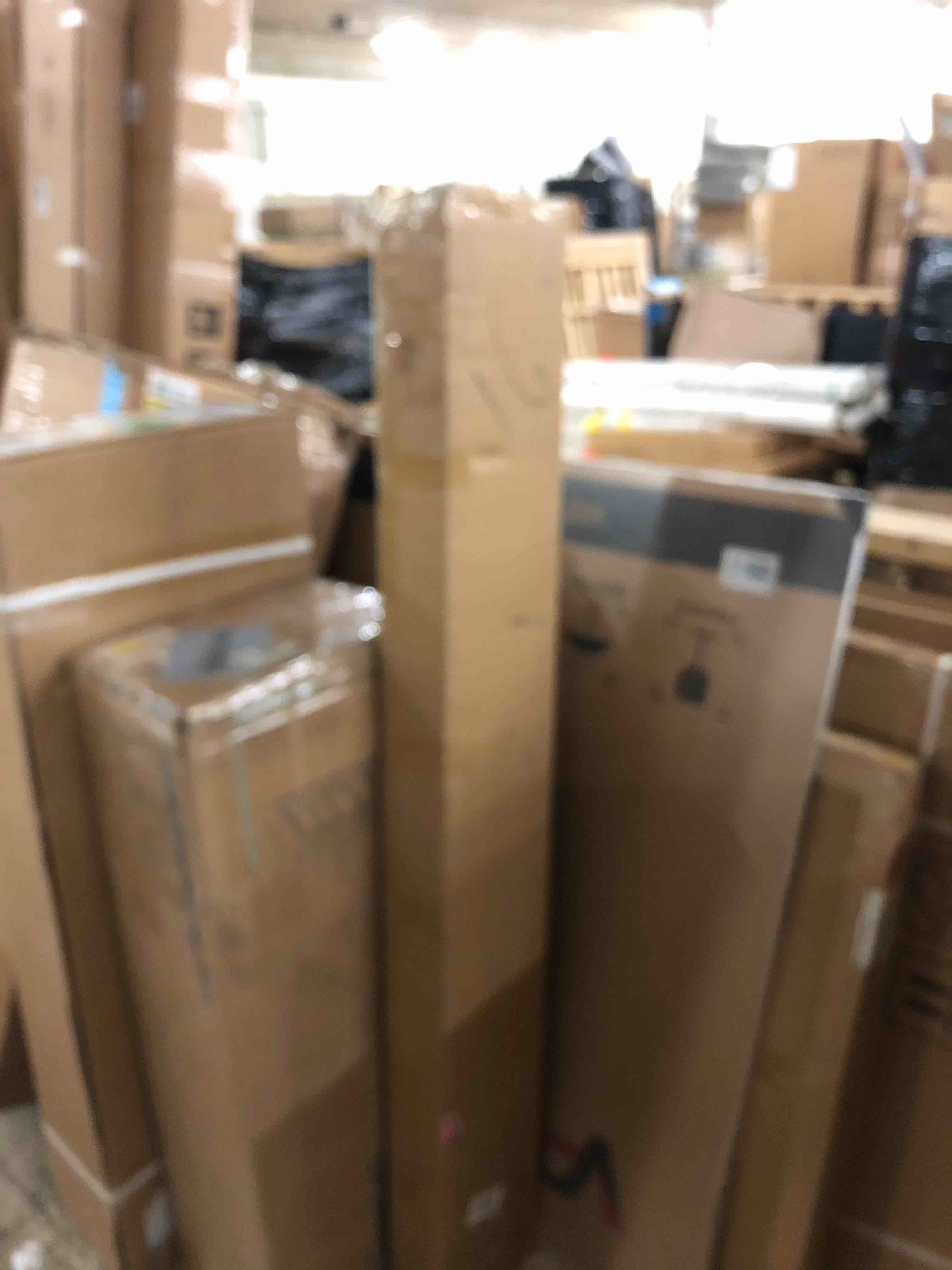 Condition photo showing New/Like New for Black Clothing Racks with Removable 6/8 Arms Floor Standing Metal Garment Rack with Wheels Heavy Retail Display Racks Shirt Clothes Display Stand for Boutiques (59 * 19.6 * 61.02in)