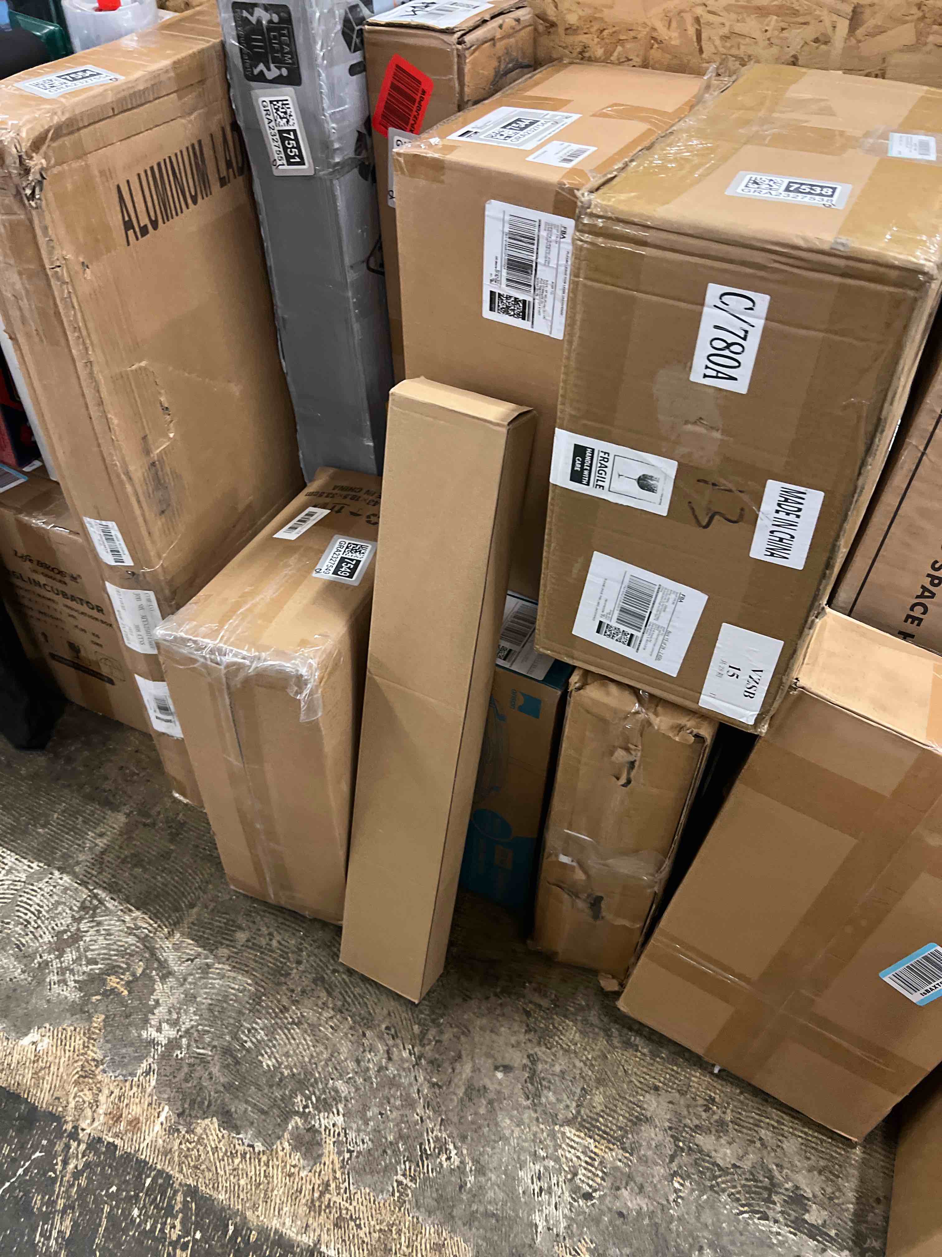 Condition photo showing New/Like New for 80994 Front Driver Side Door Armrest Handle,Driver Side Front Left Door Panel Handle with Armrest,Compatible with 2010-2014 Chevrolet Suburban Silverado Tahoe Avalanche GMC Yukon Sierra,Black,27 Inch