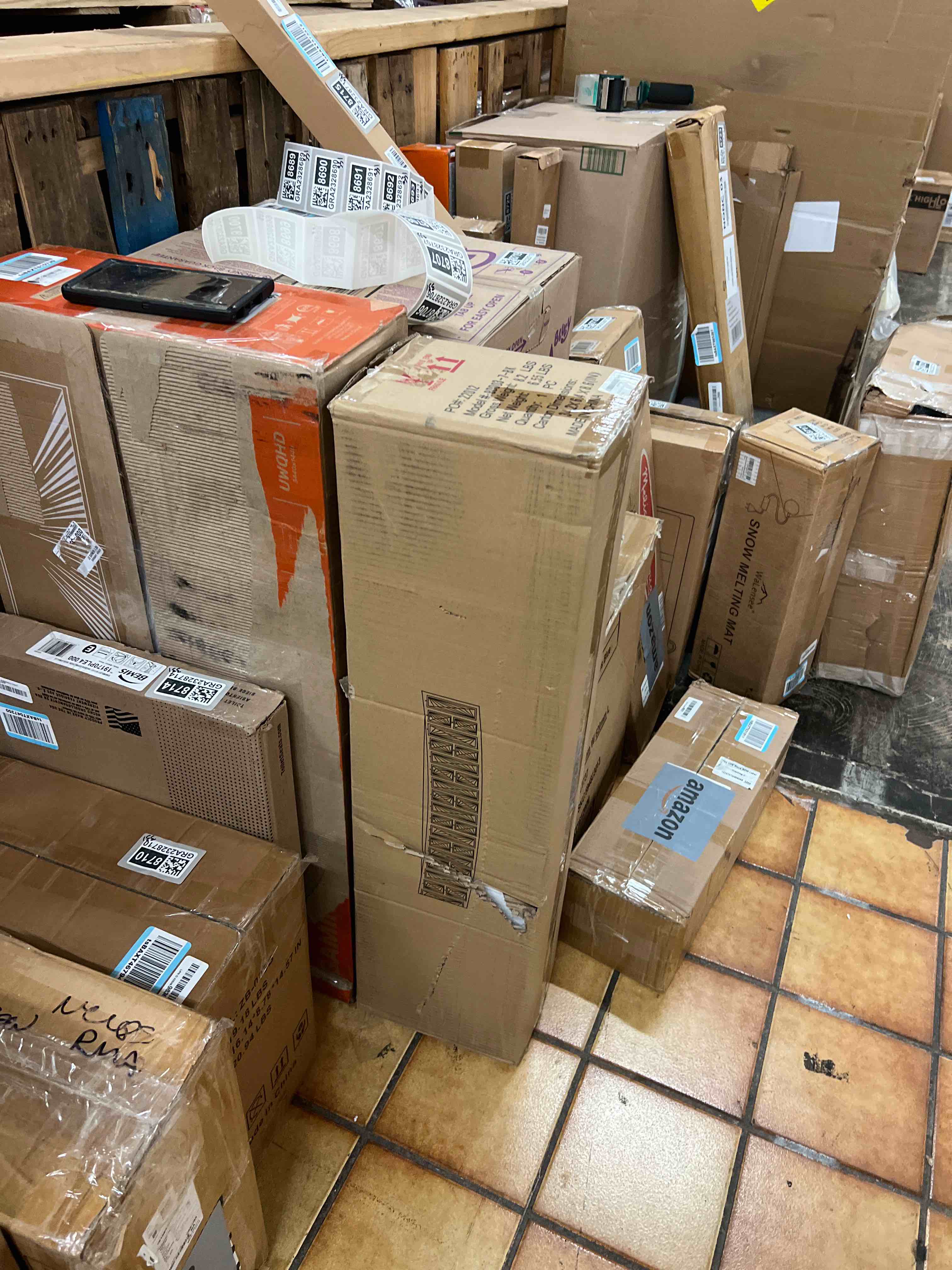 Condition photo showing New/Like New for 29 inch Bathroom Vanity Light,Modern 7-Lights Crystal Glass Bathroom Light Fixture Over Mirror,Black Wall Light Suitable for G9 Bulb,BD003-7-BK-2