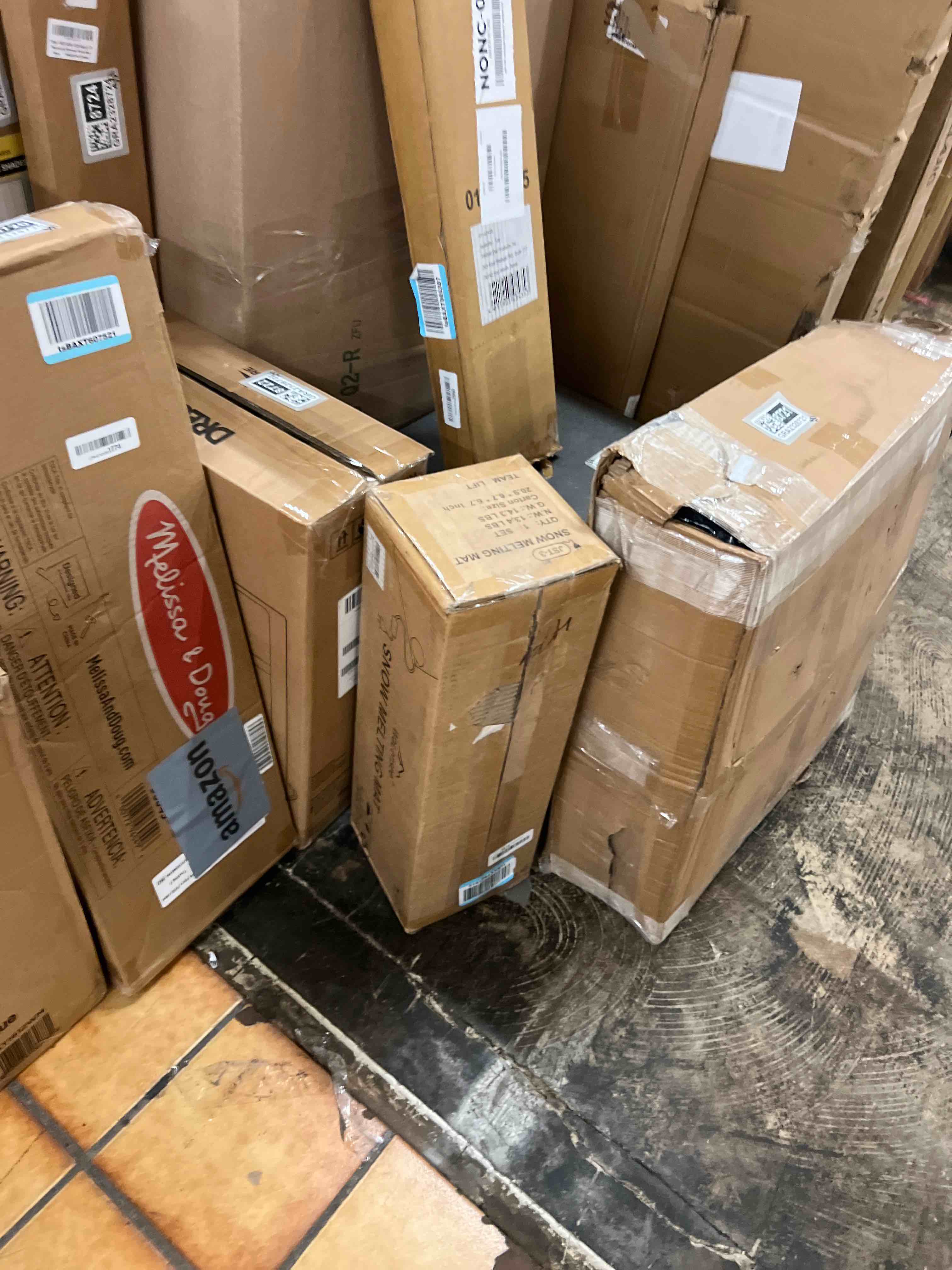 Condition photo showing New/Like New for Walensee Snow Melting Mats for Stairs, 10" x 30" Graphene Heated Outdoor Mats with Plug, No-Slip Rubber Snow Heating Mats, 3 in/h Speed, Ice Melts Pads for Winter Sidewalks, Steps, Decks Snow Removal