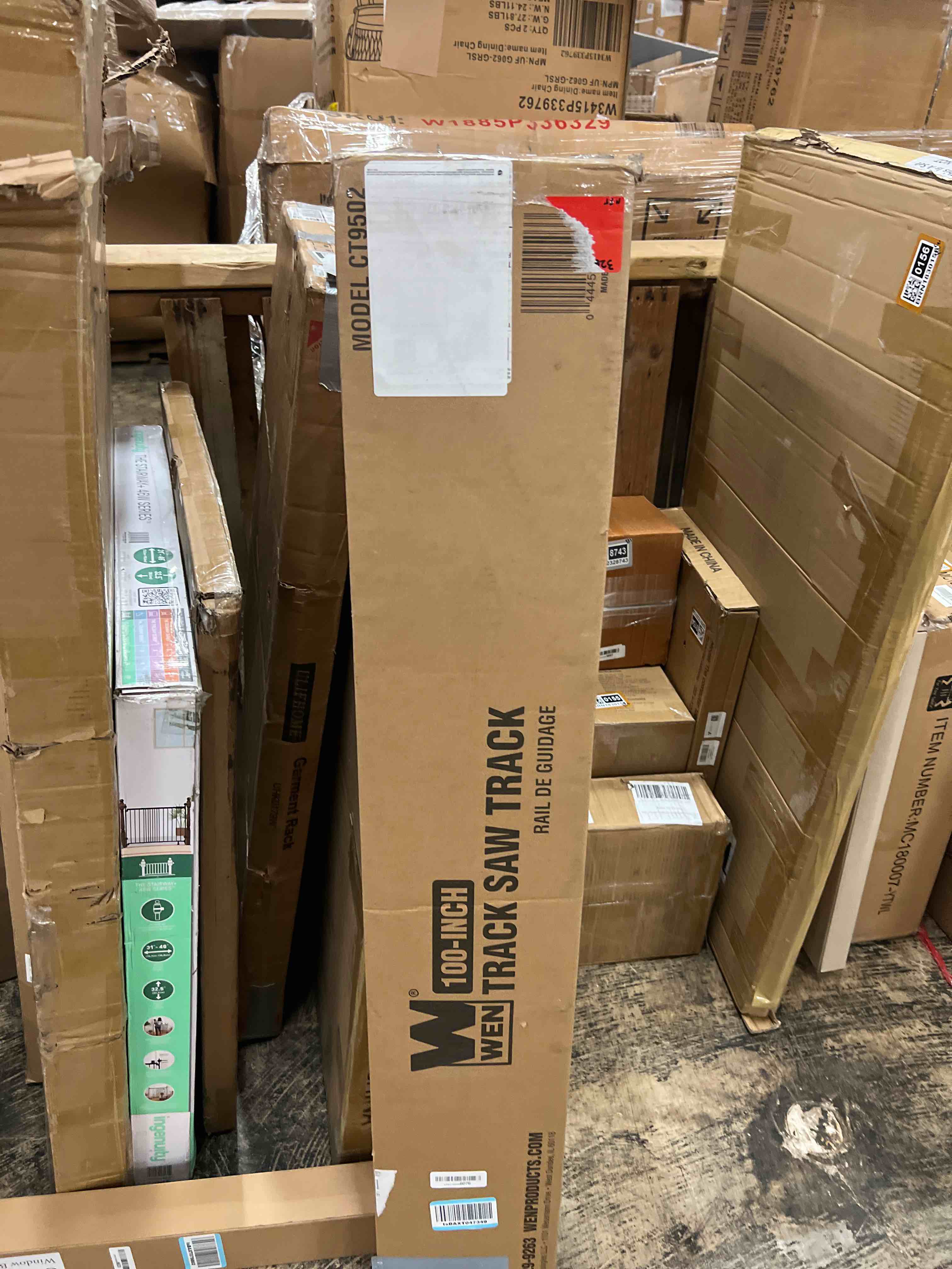 Condition photo showing New/Like New for WEN 100-Inch Track Saw Track Guide Rail and Adapters CT9502