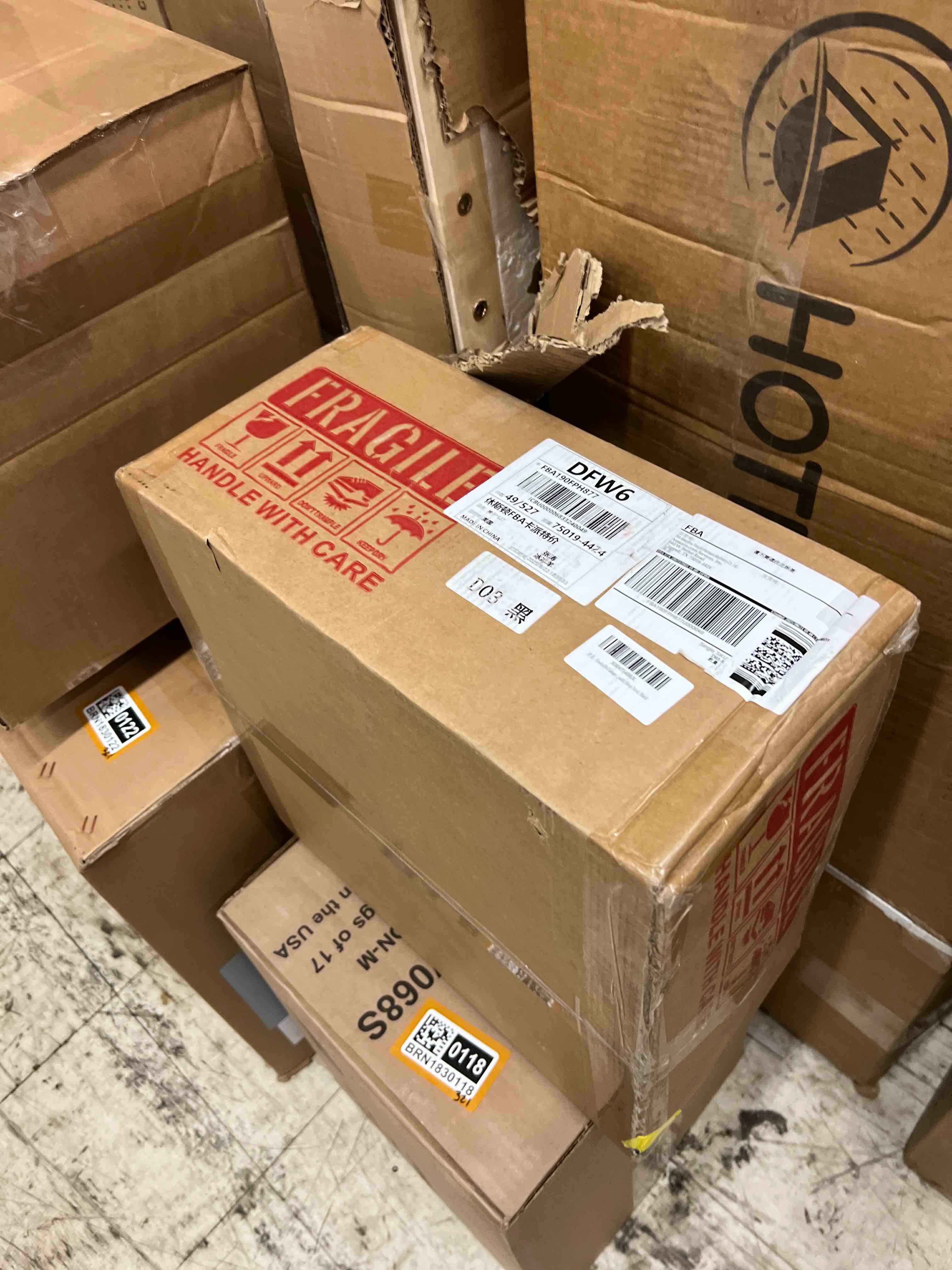 Condition photo showing New/Like New for Garage Stool, Adjustable Height Swivel Work Mechanic Shop Stool with Backrest, Pneumatic Shop Chair for Home, Workshop, 300 LBS Capacity, 360° Rotation, Heavy Duty, Black