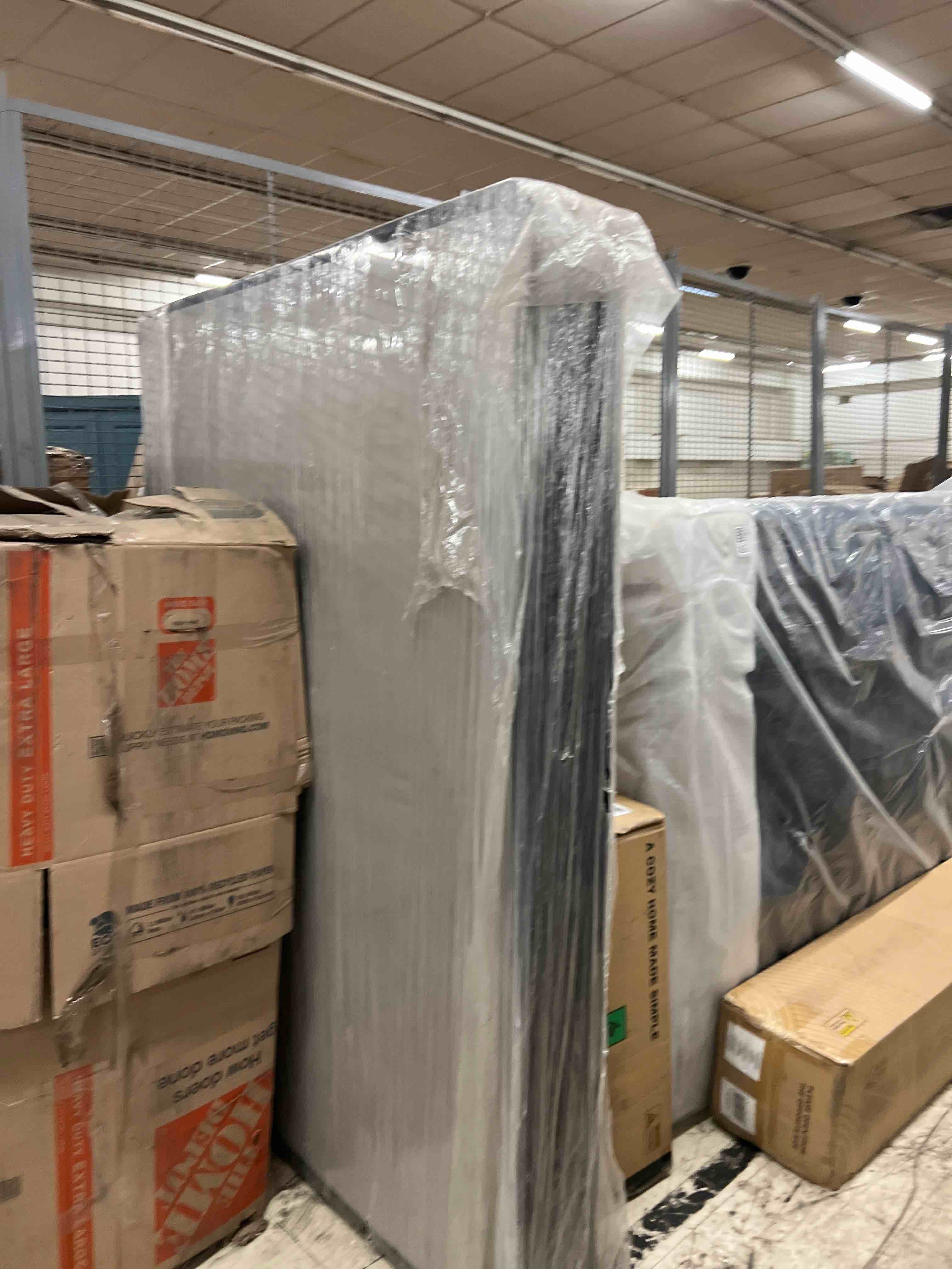 Condition photo showing New/Like New for MAF 5 Inch King Box Spring, Low Profile Box Spring King Siz 3500 lbs Black Heavy Duty Metal Mattress Foundation with BoxSpring Cover, No Squeaky, Easy Assembly King 5 Inch