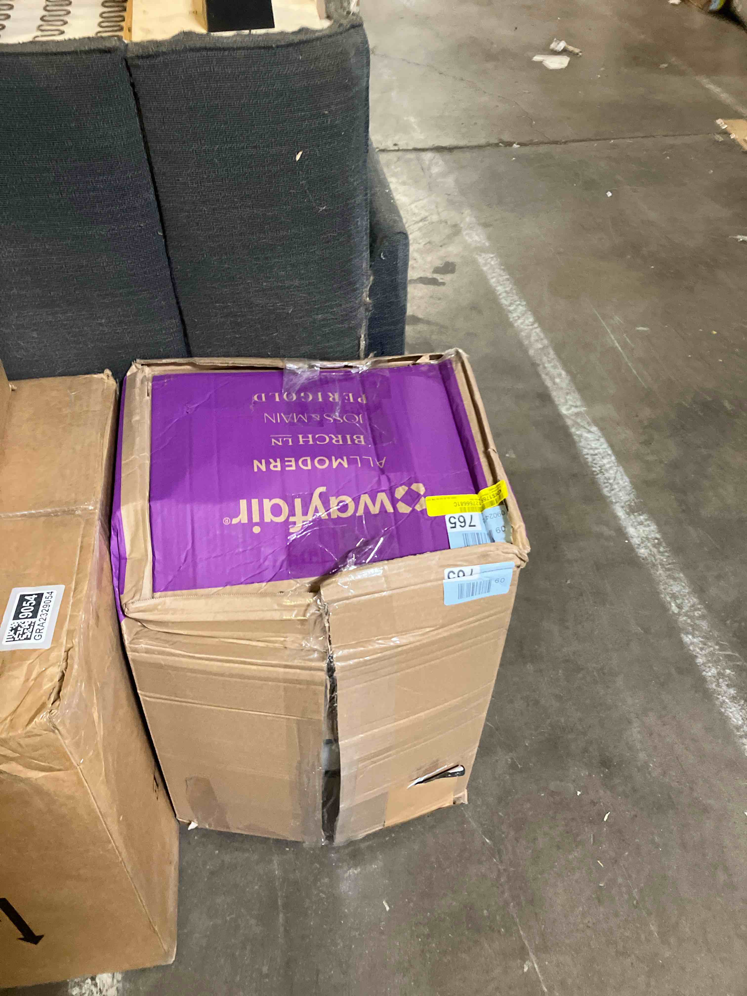 https://s3.amazonaws.com/lotting-images-prod/phillipi/GRA2329052_1752088496884.jpeg