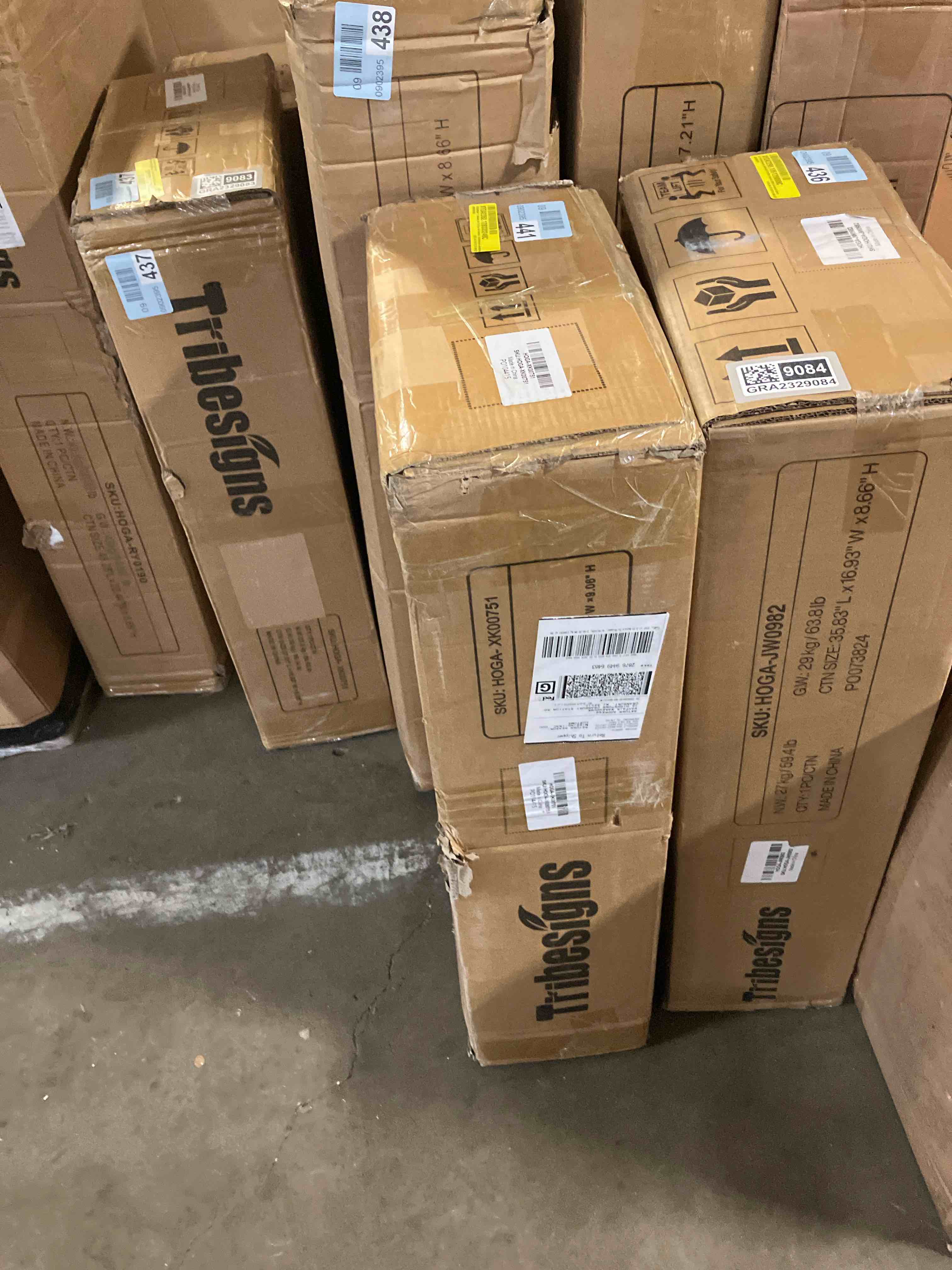 https://s3.amazonaws.com/lotting-images-prod/phillipi/GRA2329081_1752075874408.jpeg