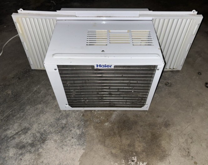 Window AC Unit Haier AC Model: HWFOXCR-L