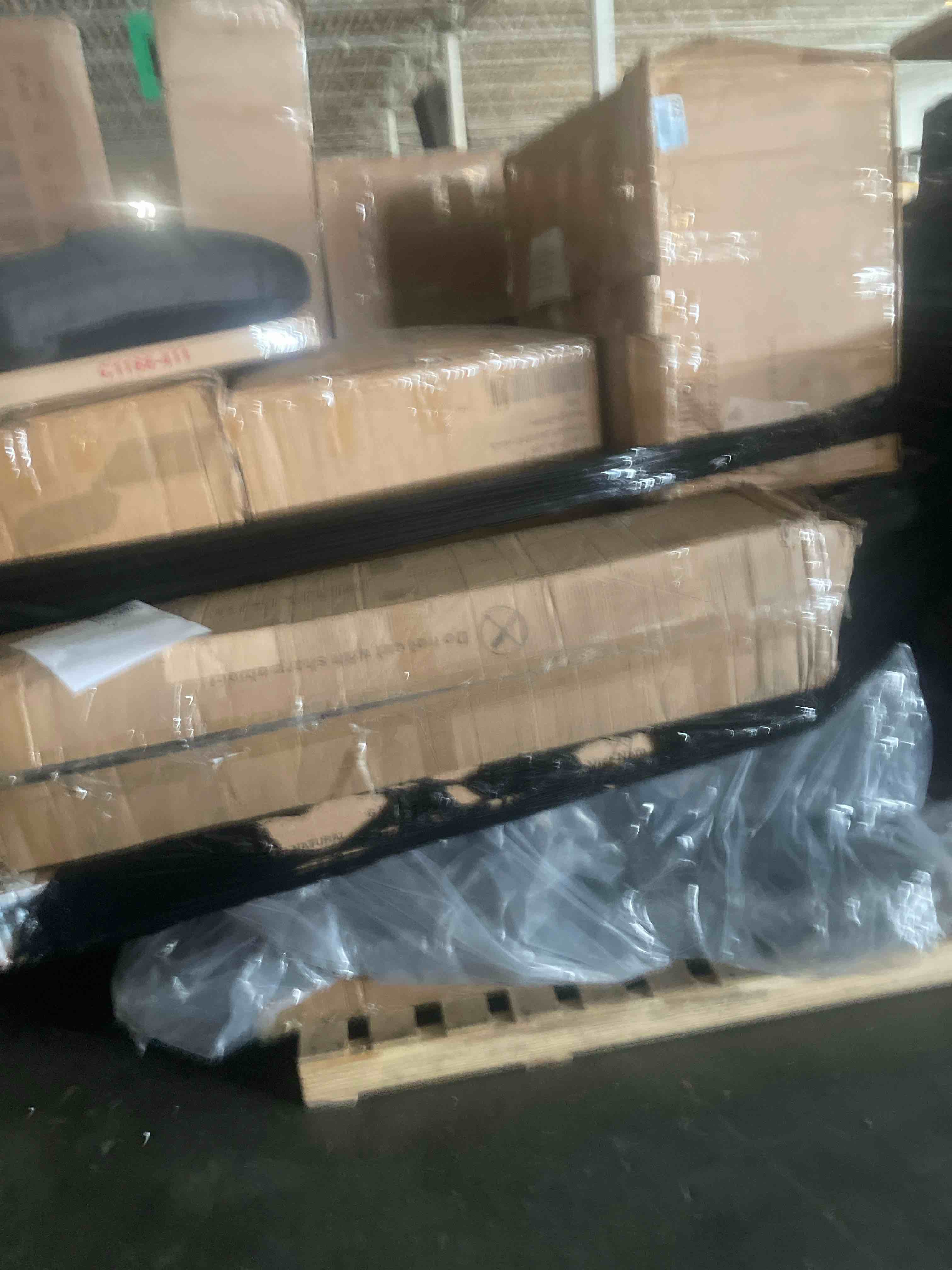 https://s3.amazonaws.com/lotting-images-prod/phillipi/GRA2329357_1752528920321.jpeg