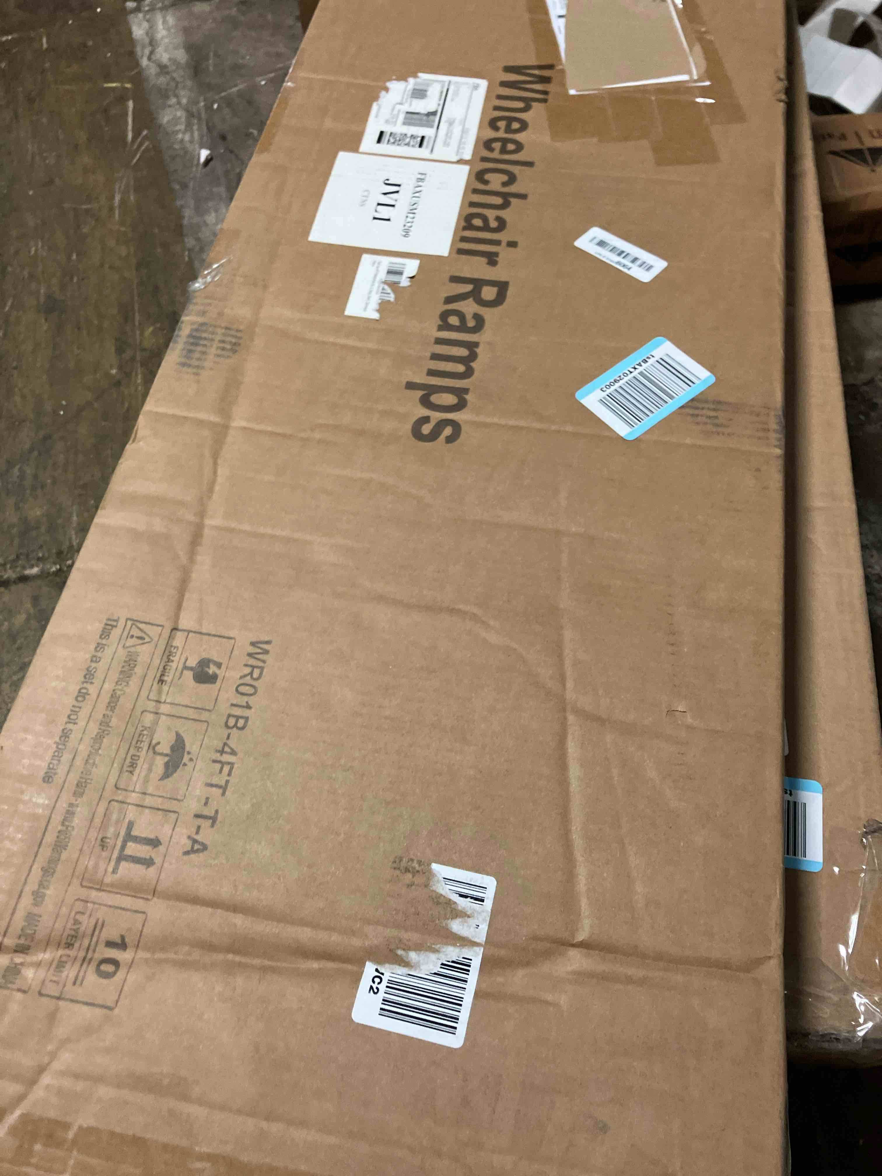https://s3.amazonaws.com/lotting-images-prod/phillipi/GRA2330103_1753968438499.jpeg