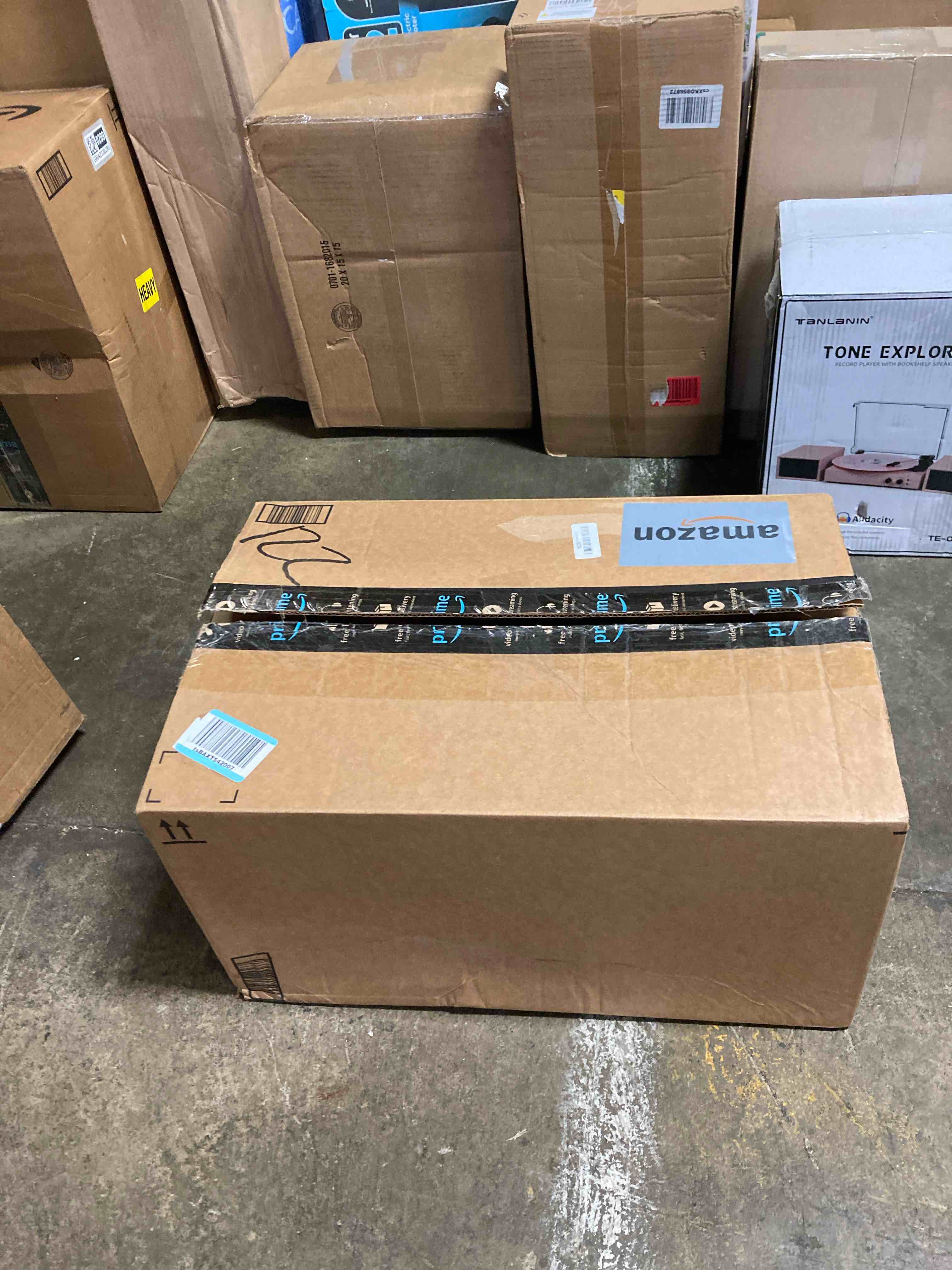 https://s3.amazonaws.com/lotting-images-prod/phillipi/GRA2330288_1753975044573.jpeg