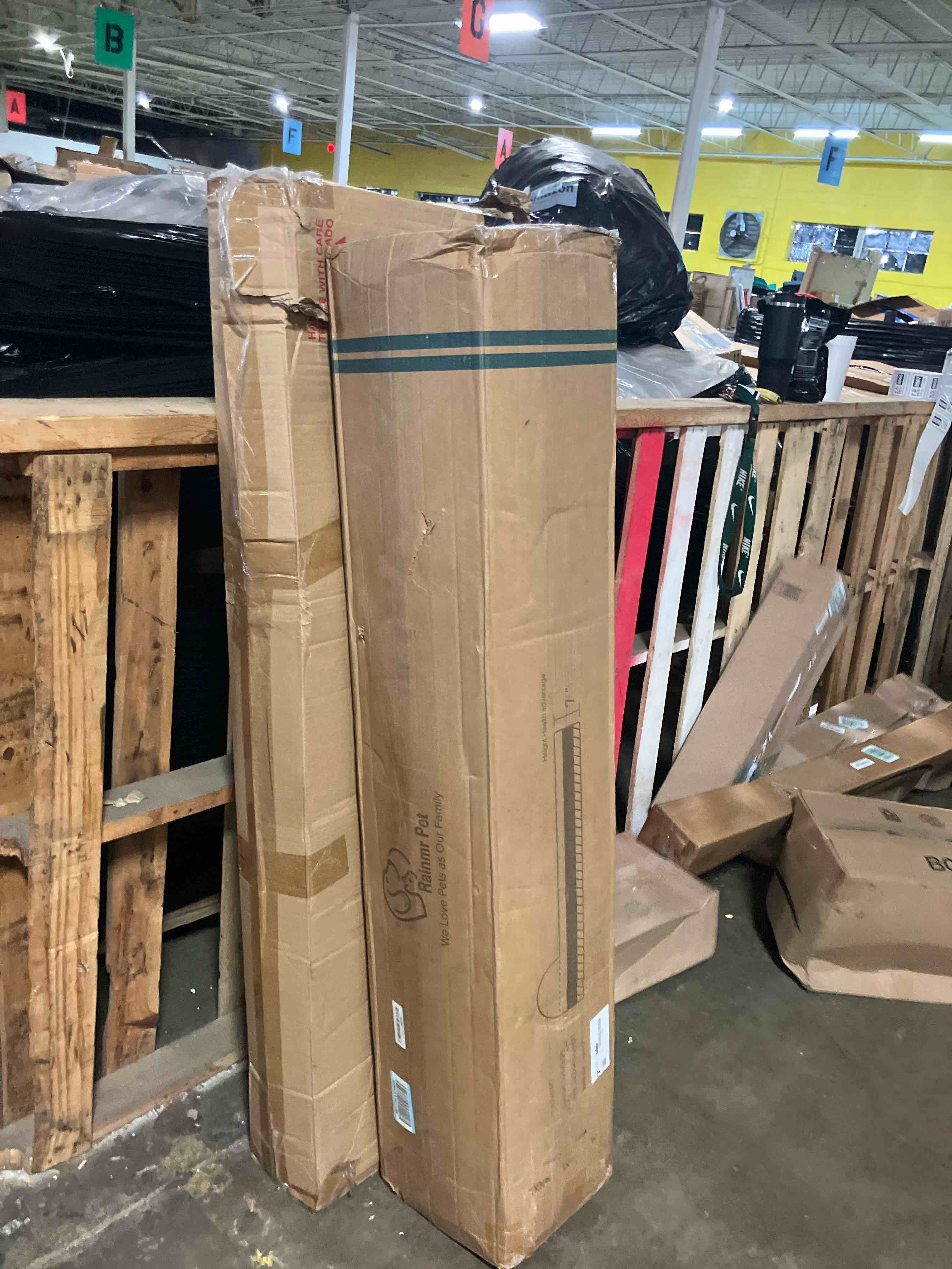 https://s3.amazonaws.com/lotting-images-prod/phillipi/GRA2330657_1754418126377.jpeg
