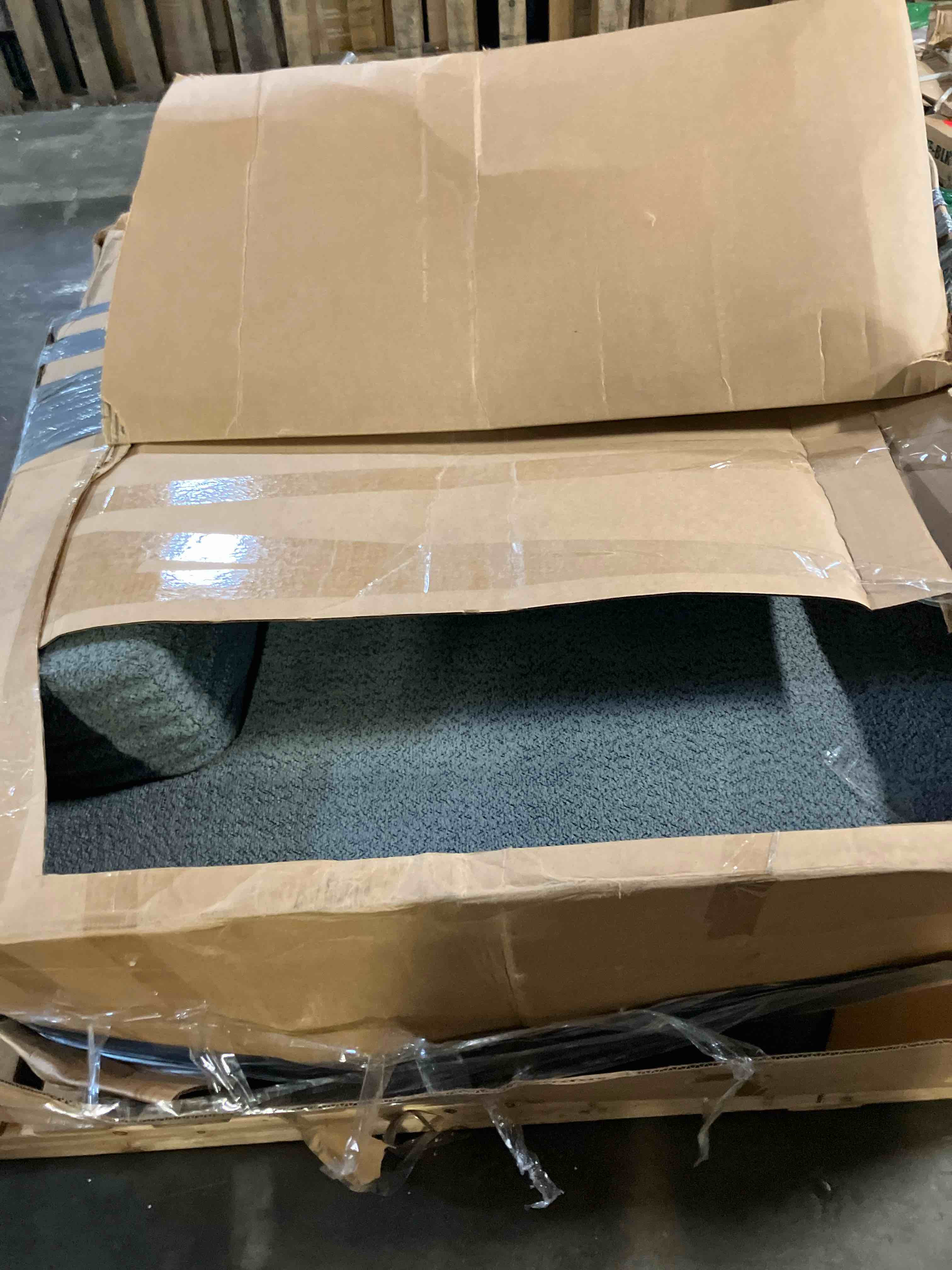 https://s3.amazonaws.com/lotting-images-prod/phillipi/GRA2330835_1754657191113.jpeg