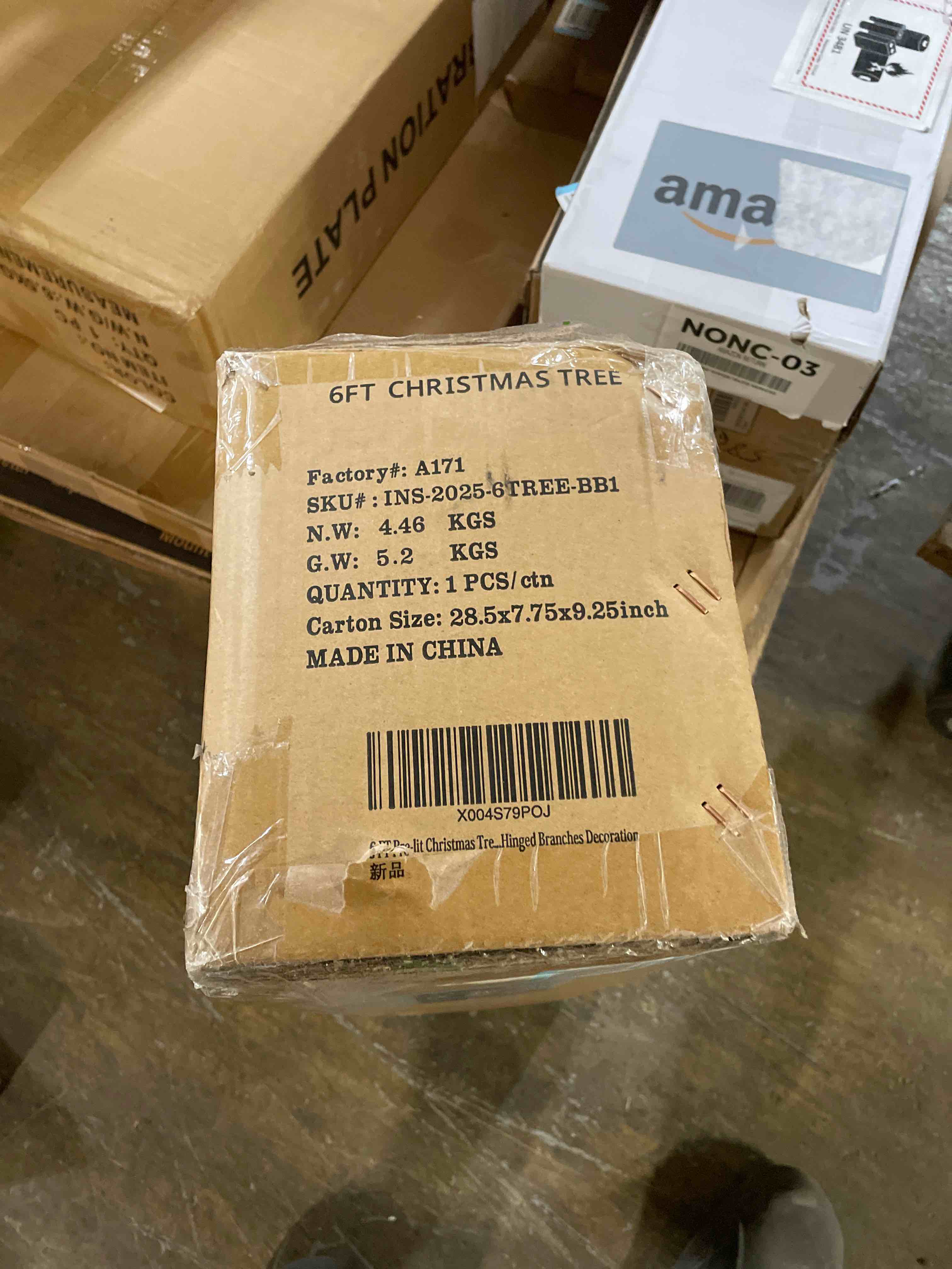 Condition photo showing New/Like New for 6 FT Pre-lit Christmas Tree, Artificial Spruce Christmas Tree 600 PVC Branch Tips 250 Warm White LED Lights, Easy Assembly with Metal Stand and Hinged Branches Decoration