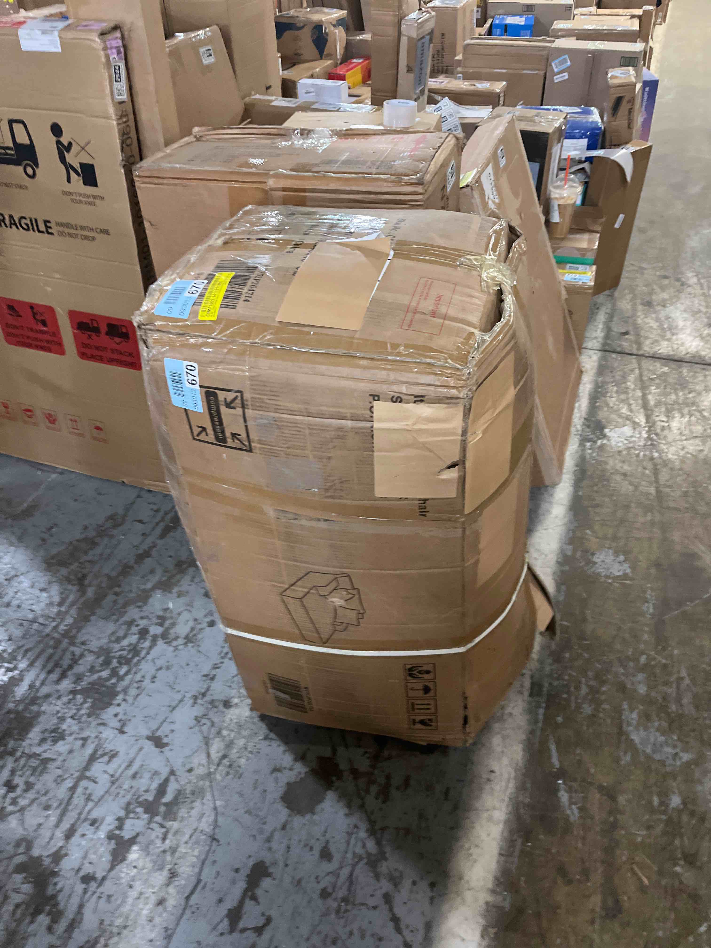 Condition photo showing Good Condition for 48.62" Chaise Lounge Indoor, Oversized Chaise Lounge Chair with 3 C