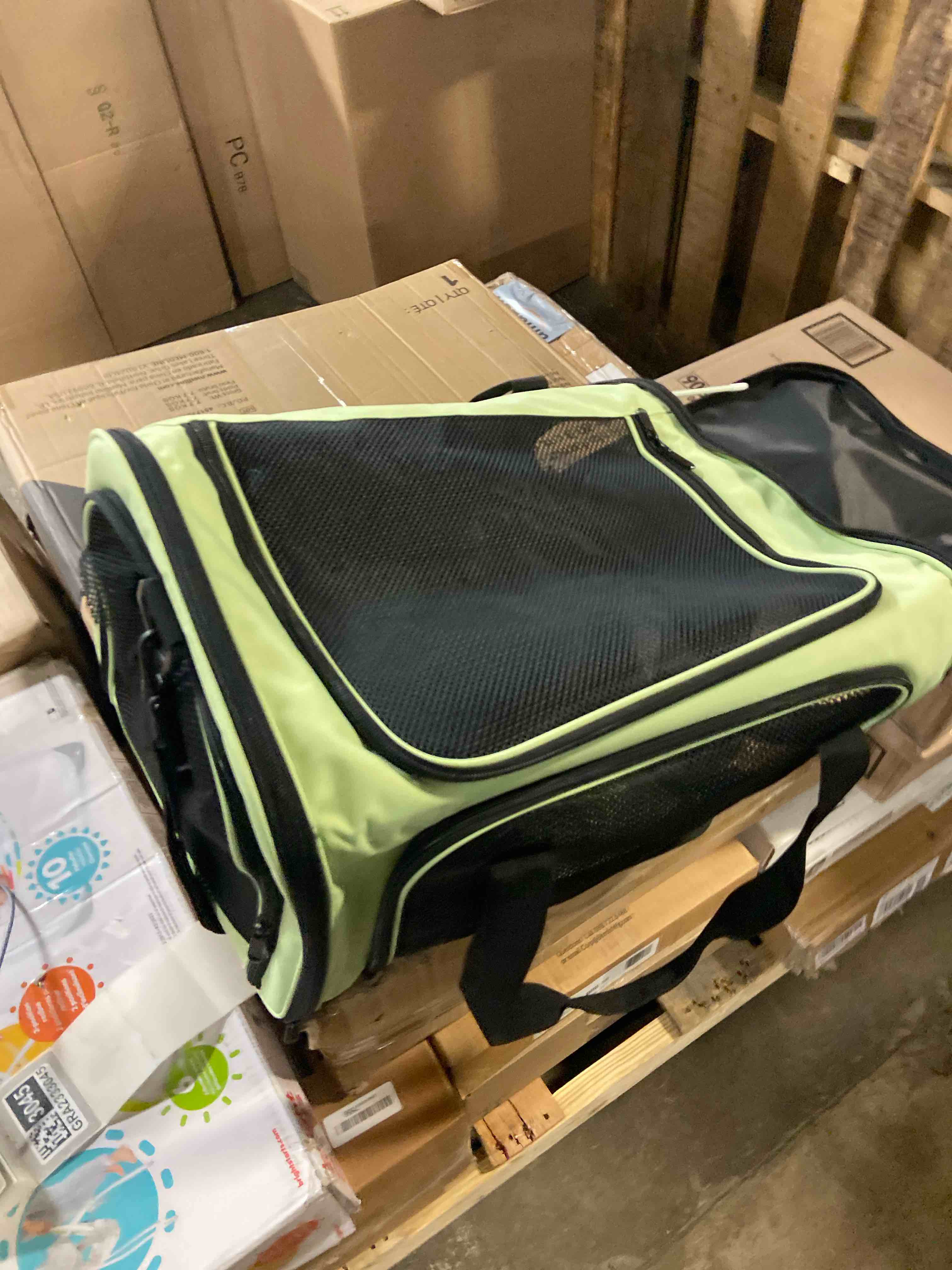 Condition photo showing Good Condition for Henkelion Pet Carrier for Small Medium Cats Dogs Puppies up to 15 Lbs, Airline Approved Small Dog Carrier Soft Sided, Collapsible Travel Puppy Carrier - Green 17.0"L x 11.0"W x 11.0"H Green
