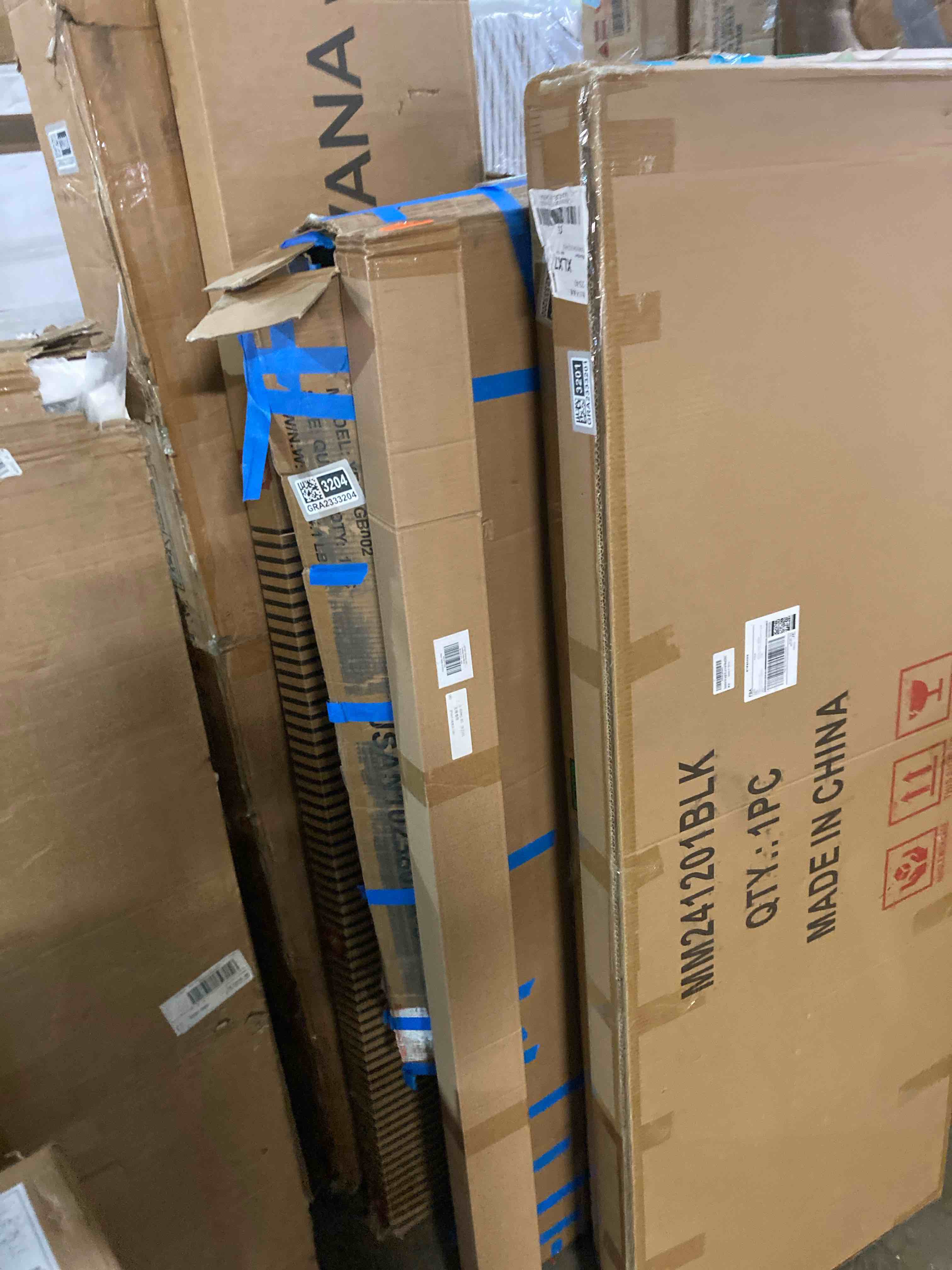 Condition photo showing New/Like New for 58in Cordless roller Blinds 