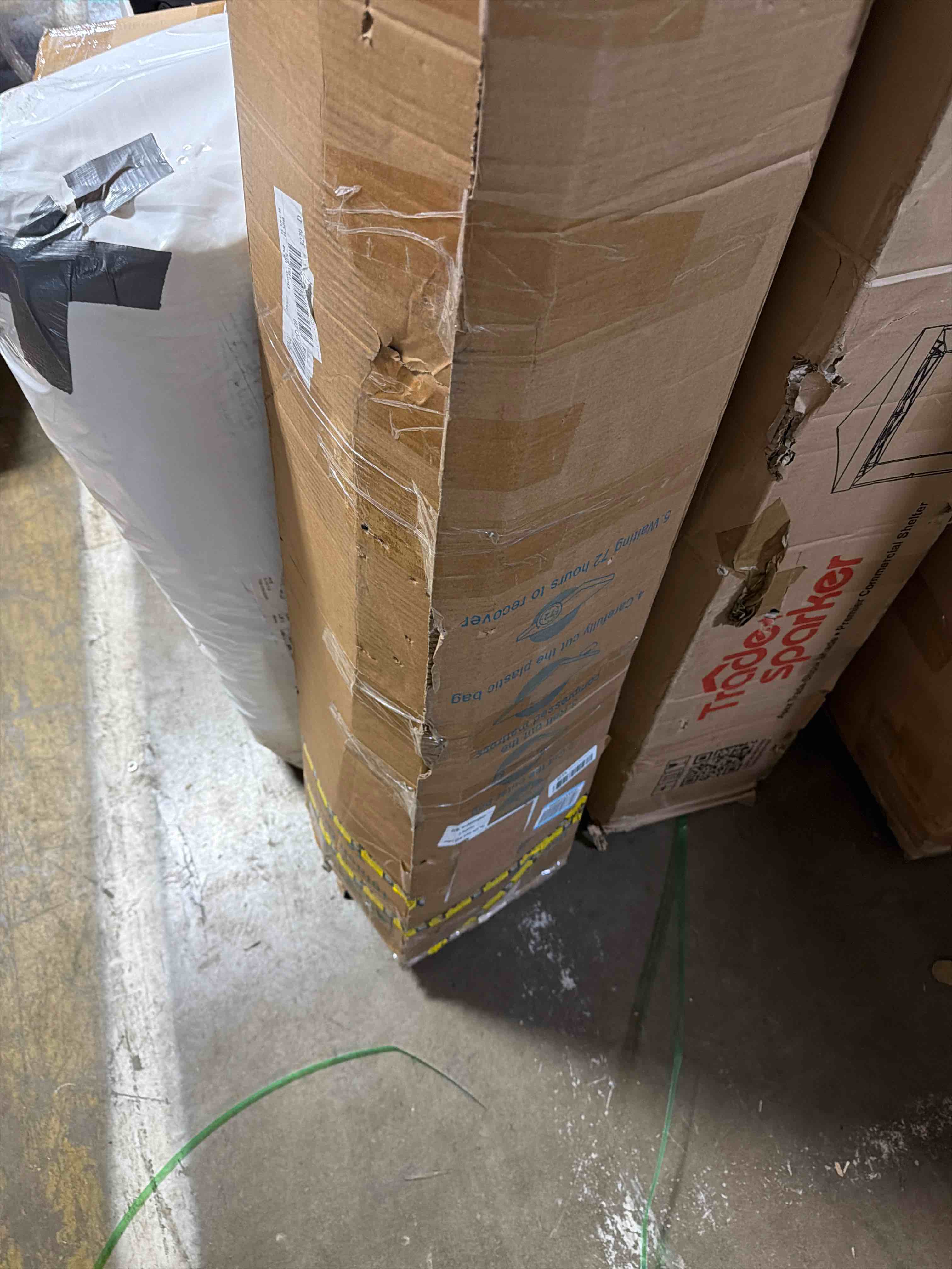 Condition photo showing New/Like New for ZINUS 12 Inch Comfort Support Hybrid Mattress [New Version], Queen, Fiberglass Free, Medium Plush, Motion Isolation, Certified Safe Foams & Fabric, Mattress in A Box