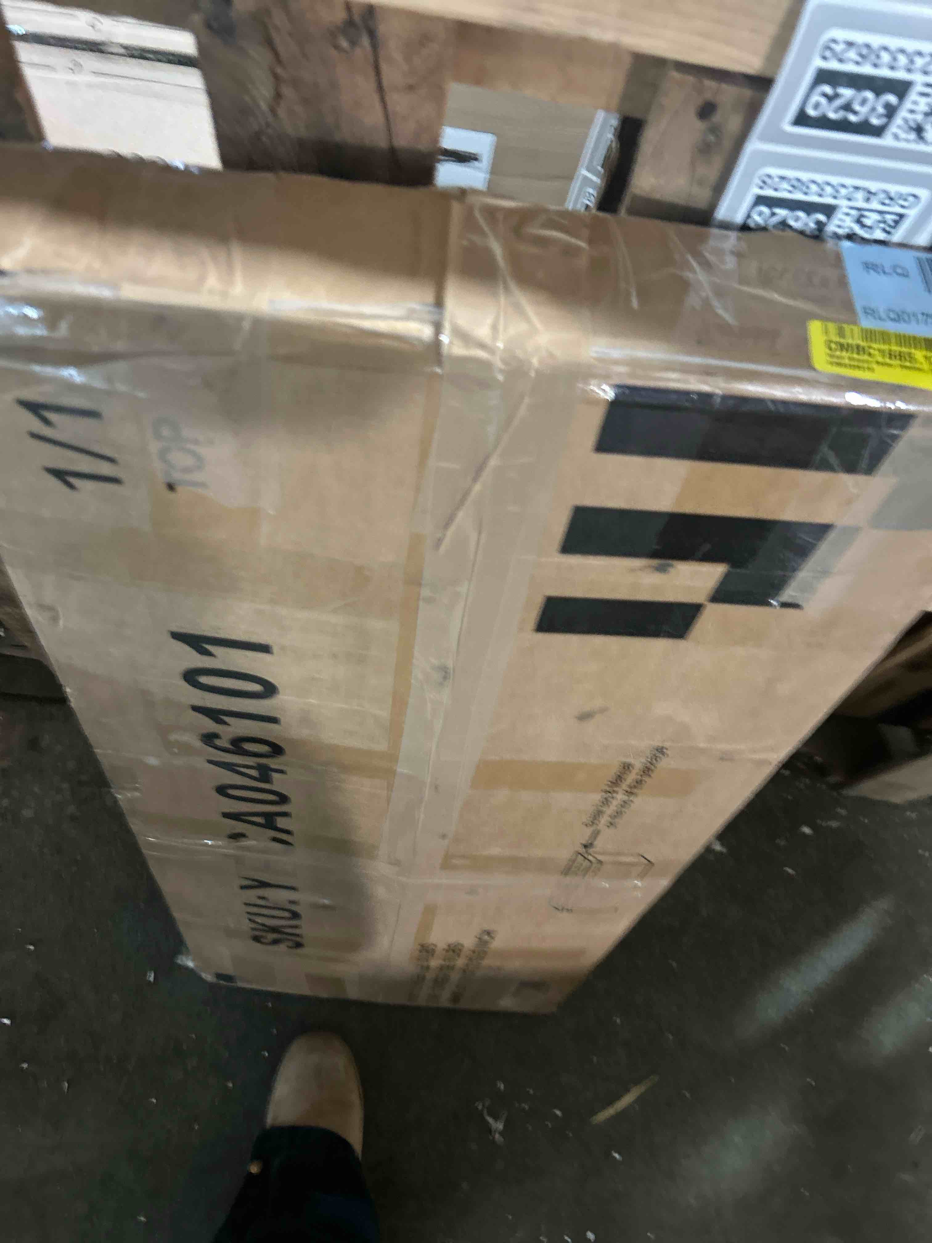 Condition photo showing New/Like New for Wall Mount Salon Station, Beauty Salon Stations Equipment 