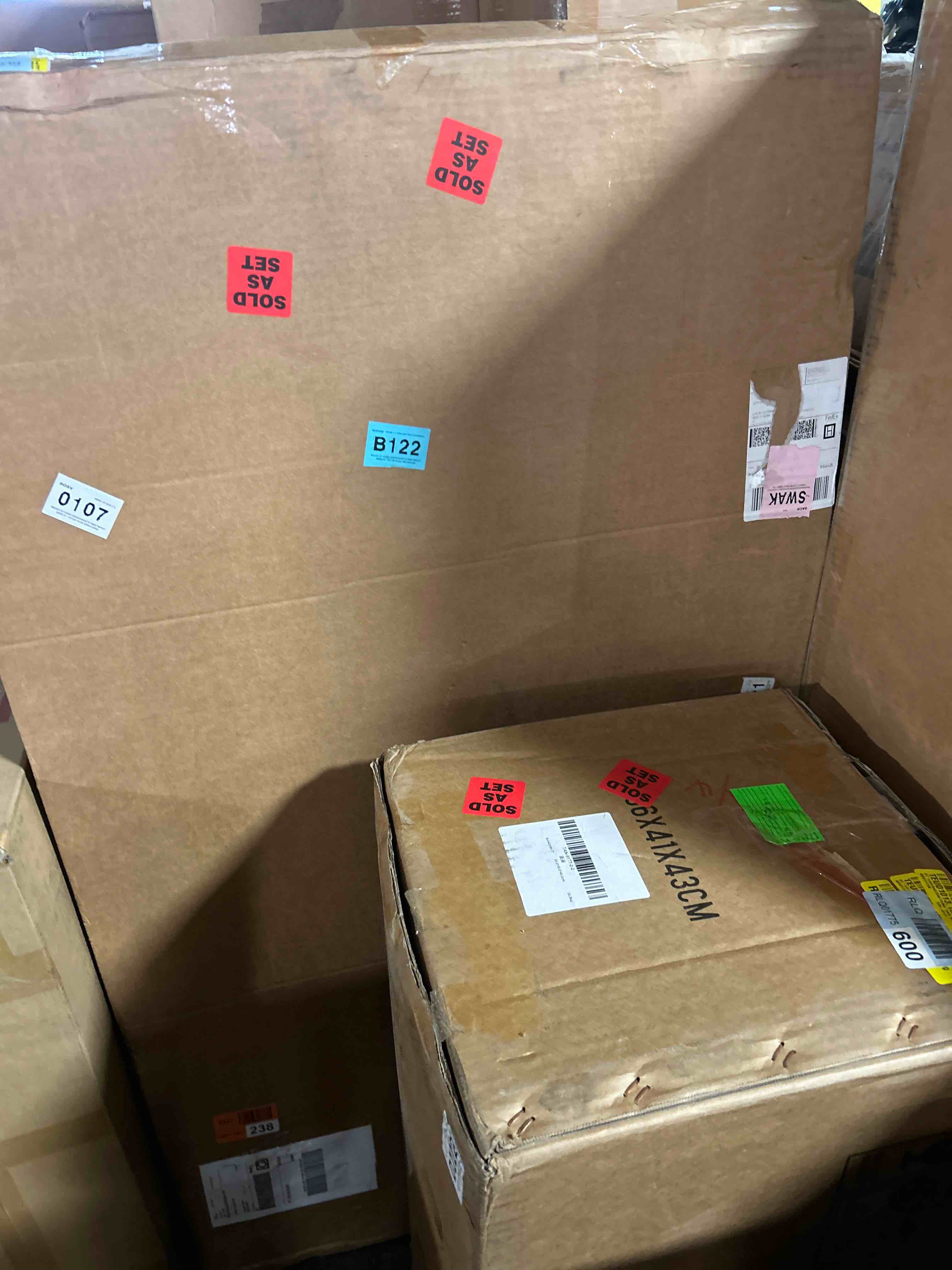 Condition photo showing New/Like New for George Oliver Brycelynn Oval Coffee Table