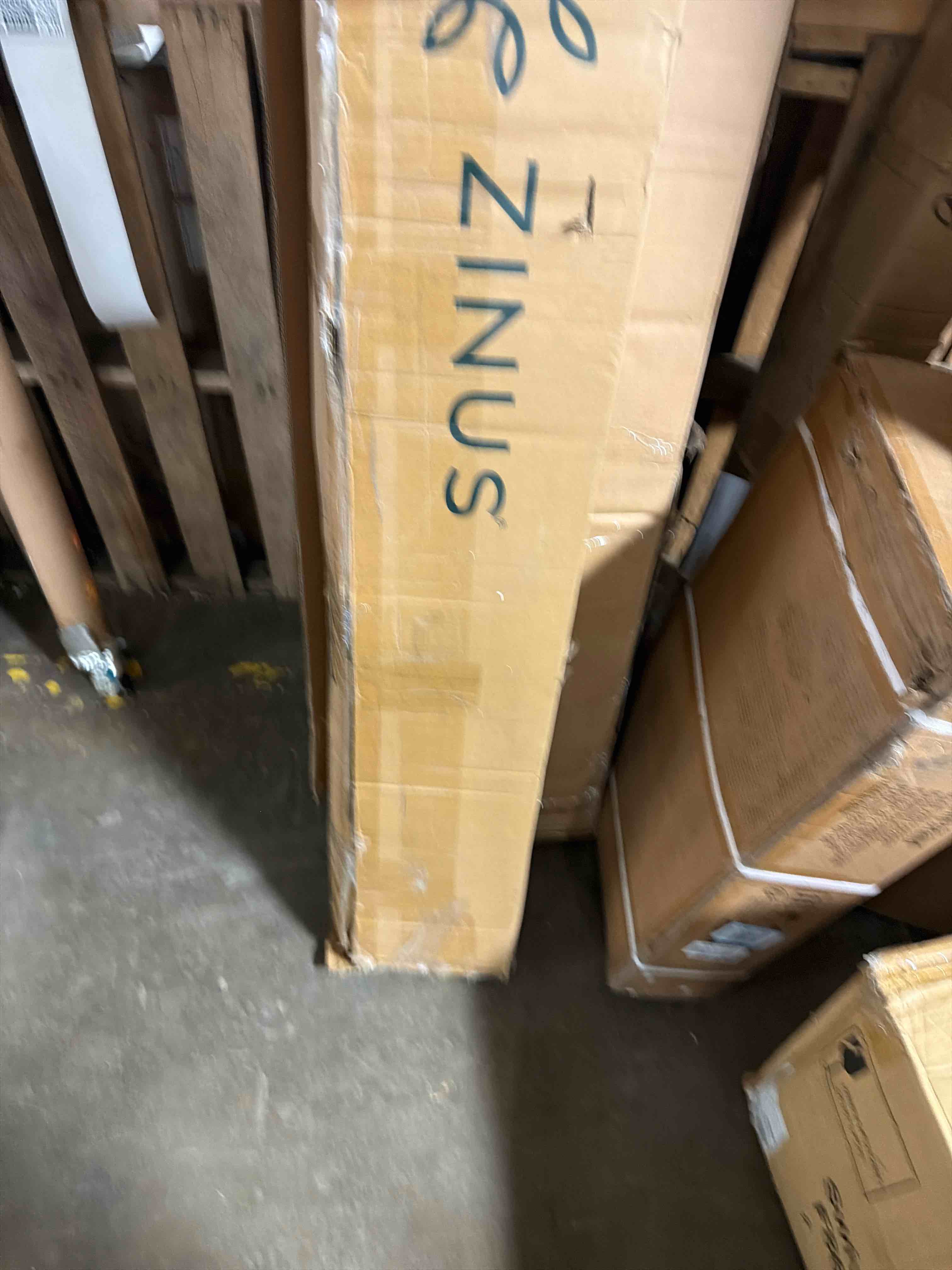 Condition photo showing New/Like New for ZINUS Quick Lock Metal Smart Box Spring, 4 Inch Mattress Foundation, Strong Metal Structure, Easy Assembly, King, White King 4 Inch Smart Box Spring